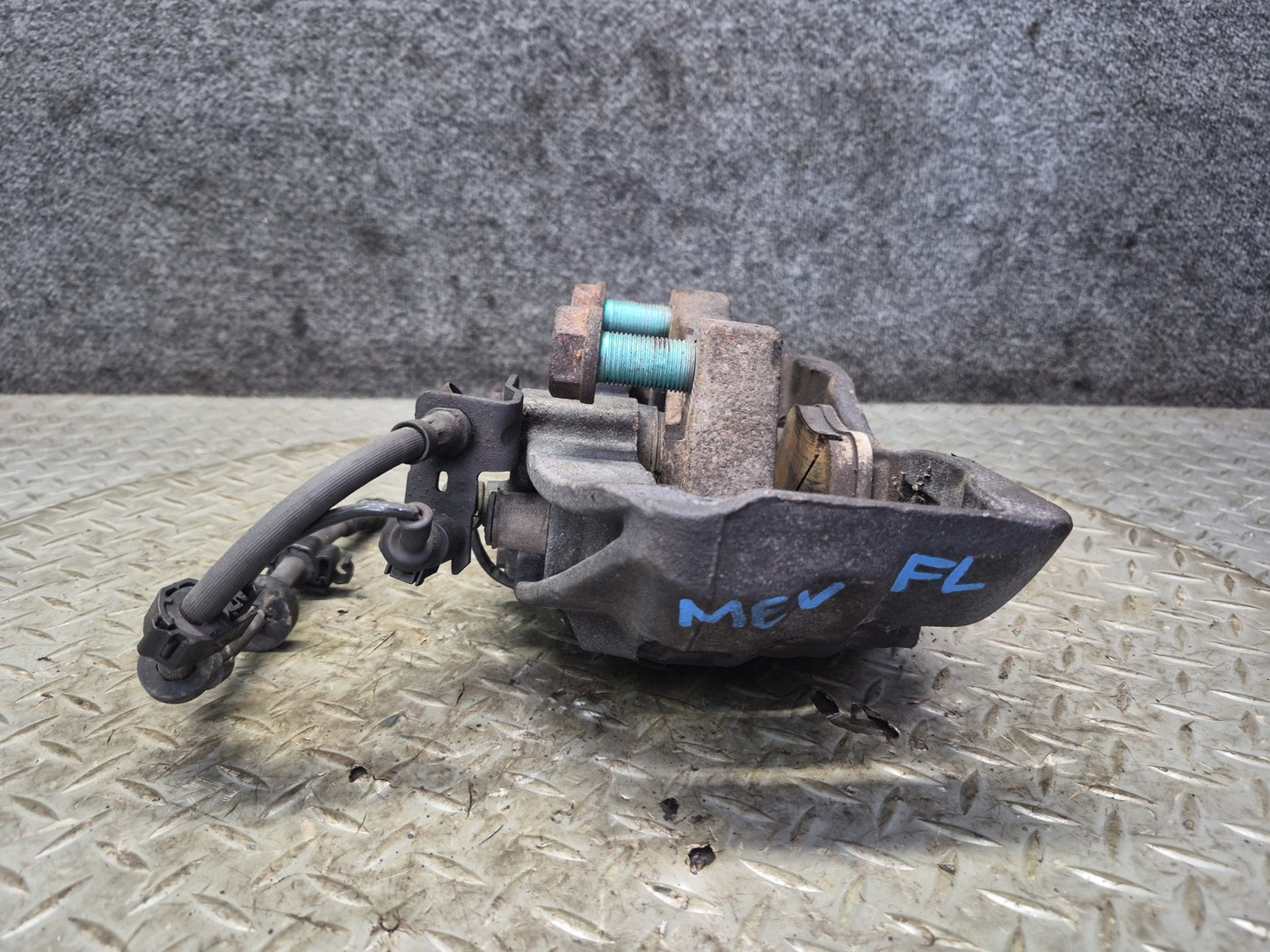 01-03 VW Eurovan T4 2.8L FWD Set of 2 Front Left & Right Brake Caliper 108K OEM