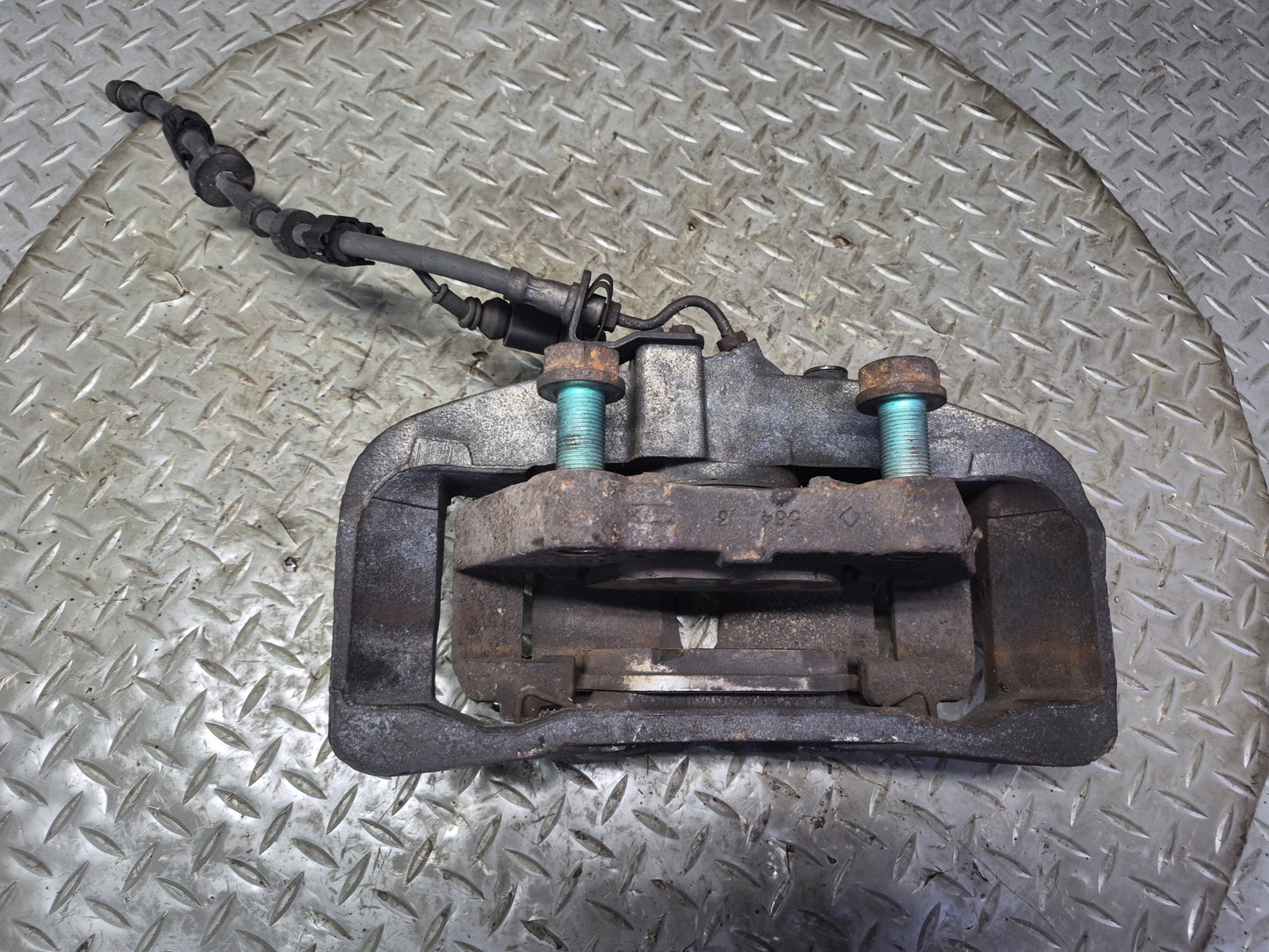 01-03 VW Eurovan T4 2.8L FWD Set of 2 Front Left & Right Brake Caliper 108K OEM