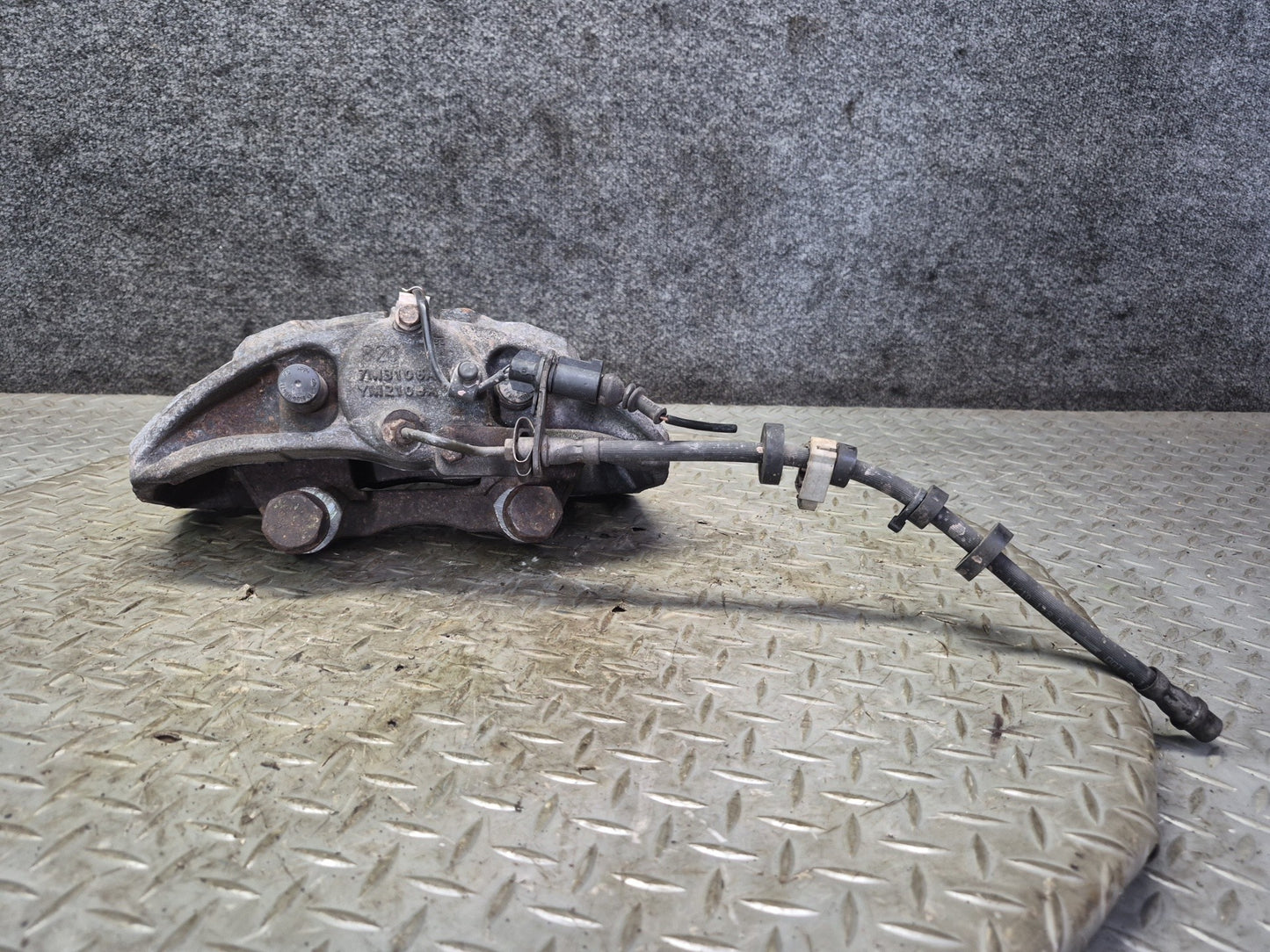 01-03 VW Eurovan T4 2.8L FWD Set of 2 Front Left & Right Brake Caliper 108K OEM