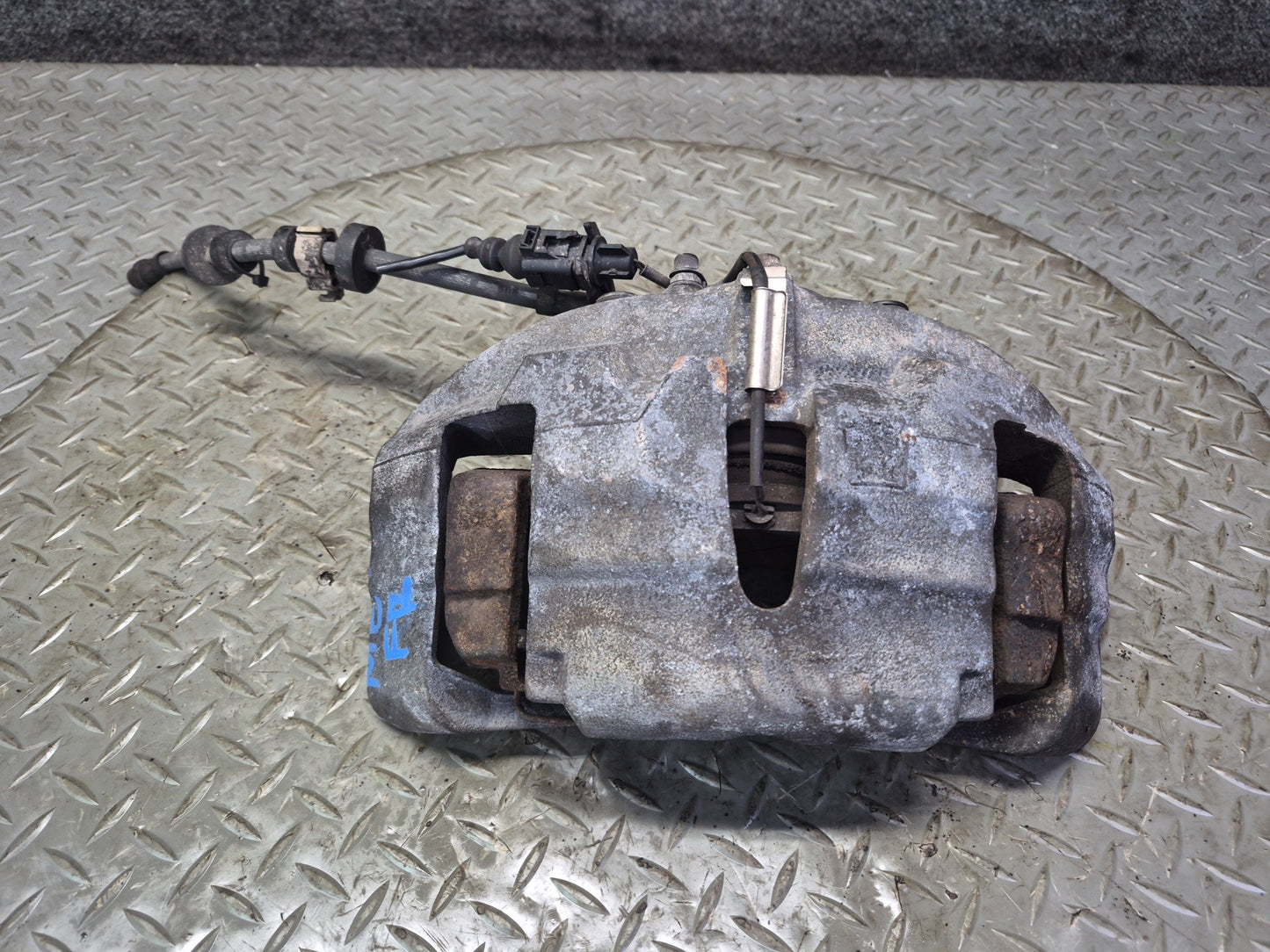 01-03 VW Eurovan T4 2.8L FWD Set of 2 Front Left & Right Brake Caliper 108K OEM