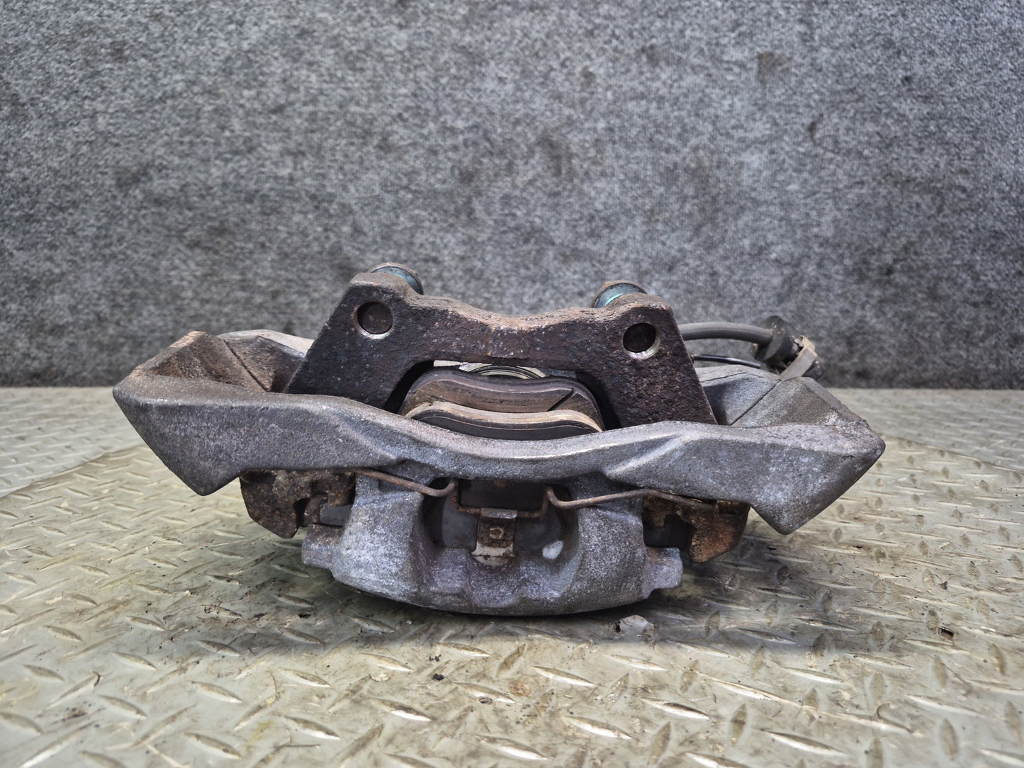 01-03 VW Eurovan T4 2.8L FWD Set of 2 Front Left & Right Brake Caliper 108K OEM