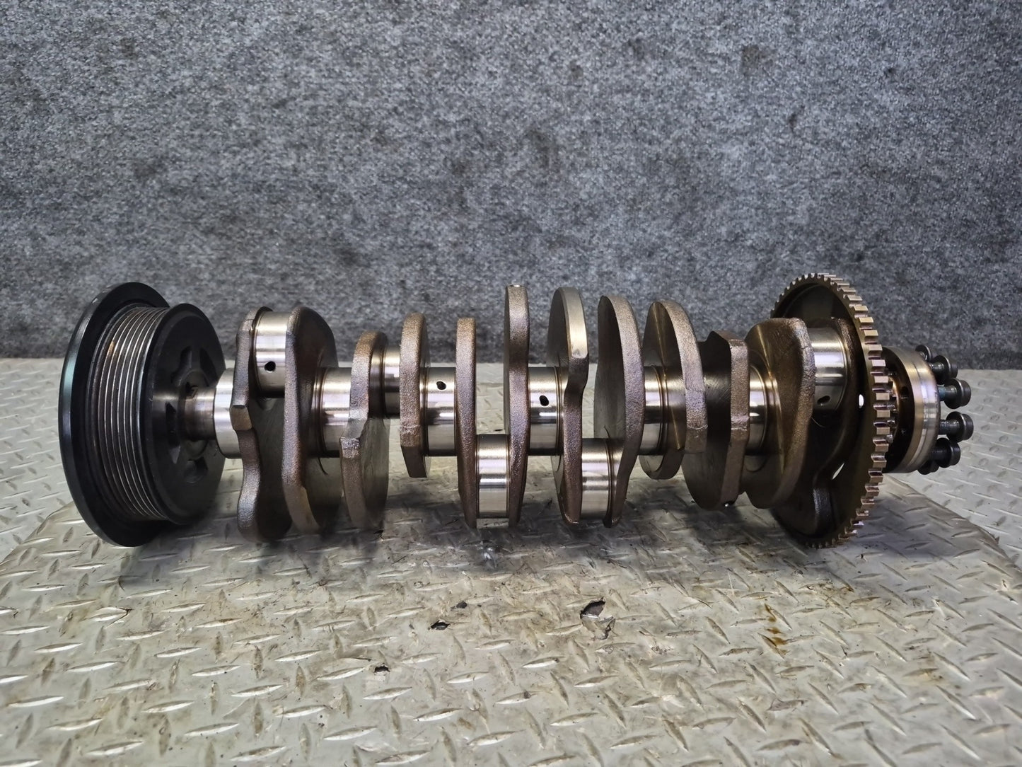 01-03 VW Eurovan T4 2.8L AXK VR6 Engine Crankshaft w Bearings & Pulley 108K OEM