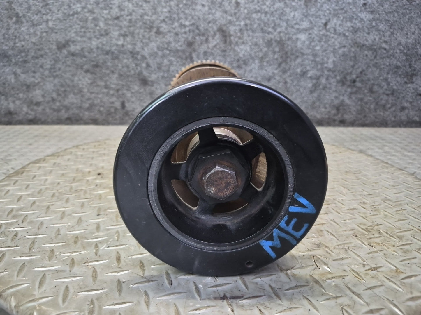 01-03 VW Eurovan T4 2.8L AXK VR6 Engine Crankshaft w Bearings & Pulley 108K OEM