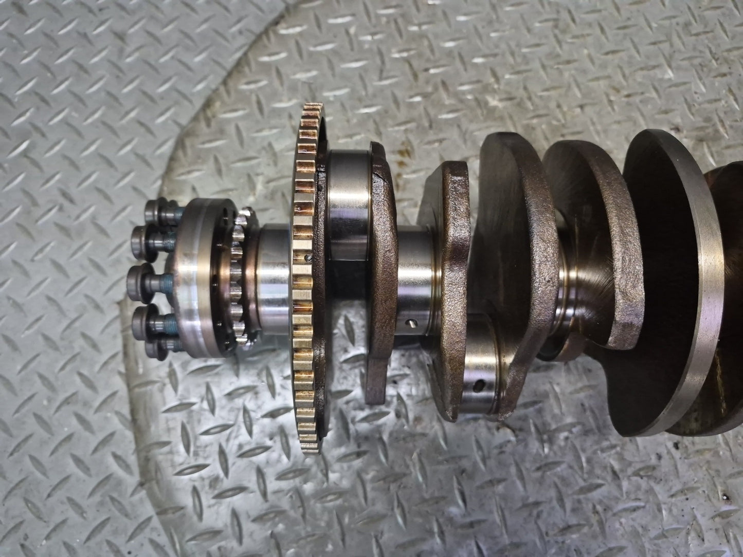 01-03 VW Eurovan T4 2.8L AXK VR6 Engine Crankshaft w Bearings & Pulley 108K OEM