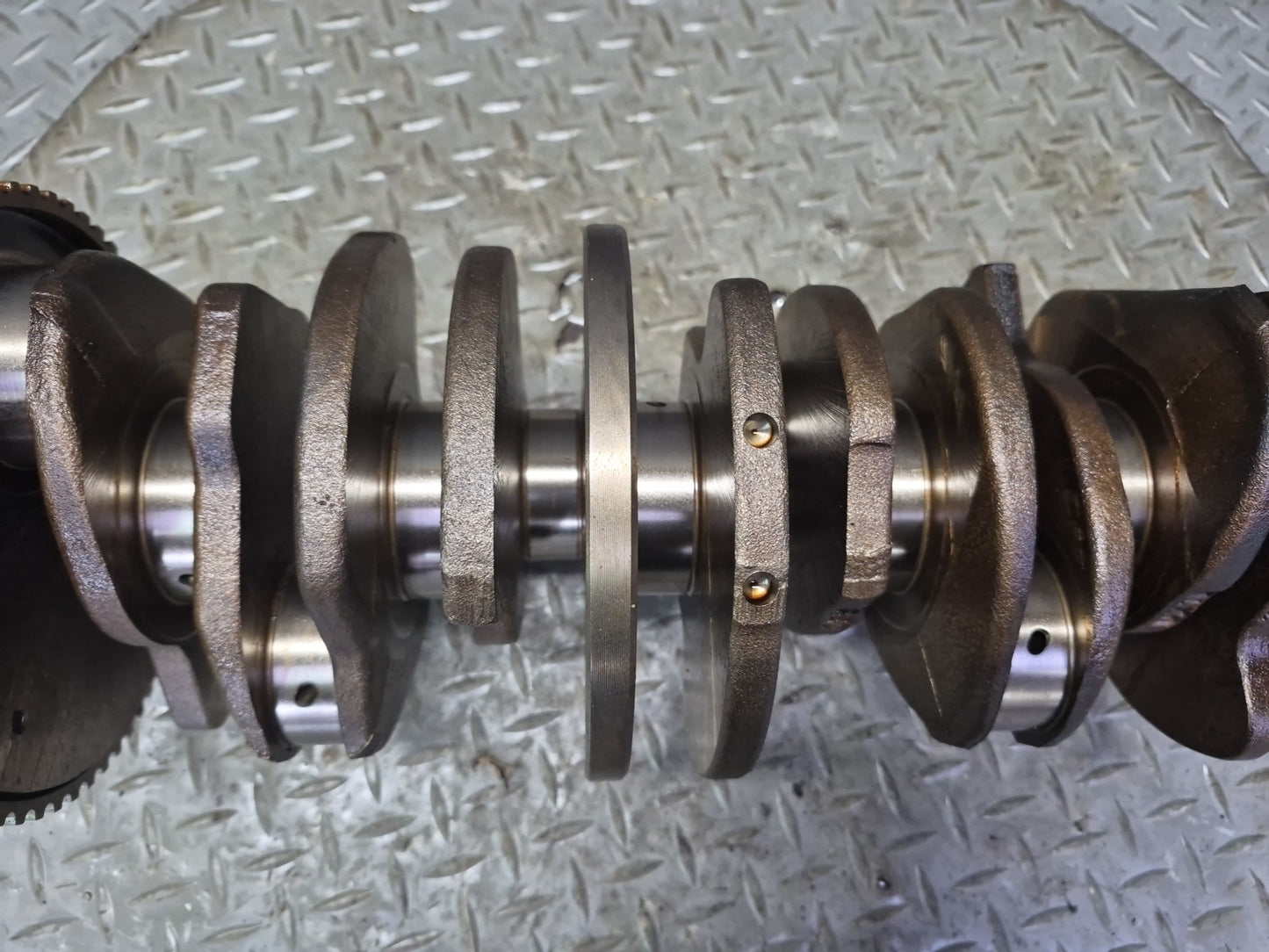 01-03 VW Eurovan T4 2.8L AXK VR6 Engine Crankshaft w Bearings & Pulley 108K OEM