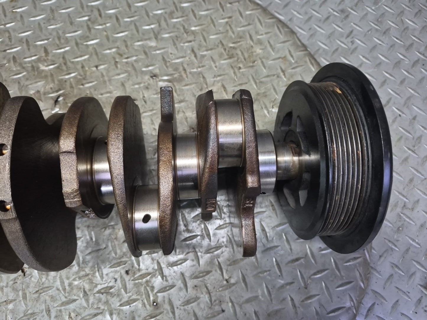 01-03 VW Eurovan T4 2.8L AXK VR6 Engine Crankshaft w Bearings & Pulley 108K OEM