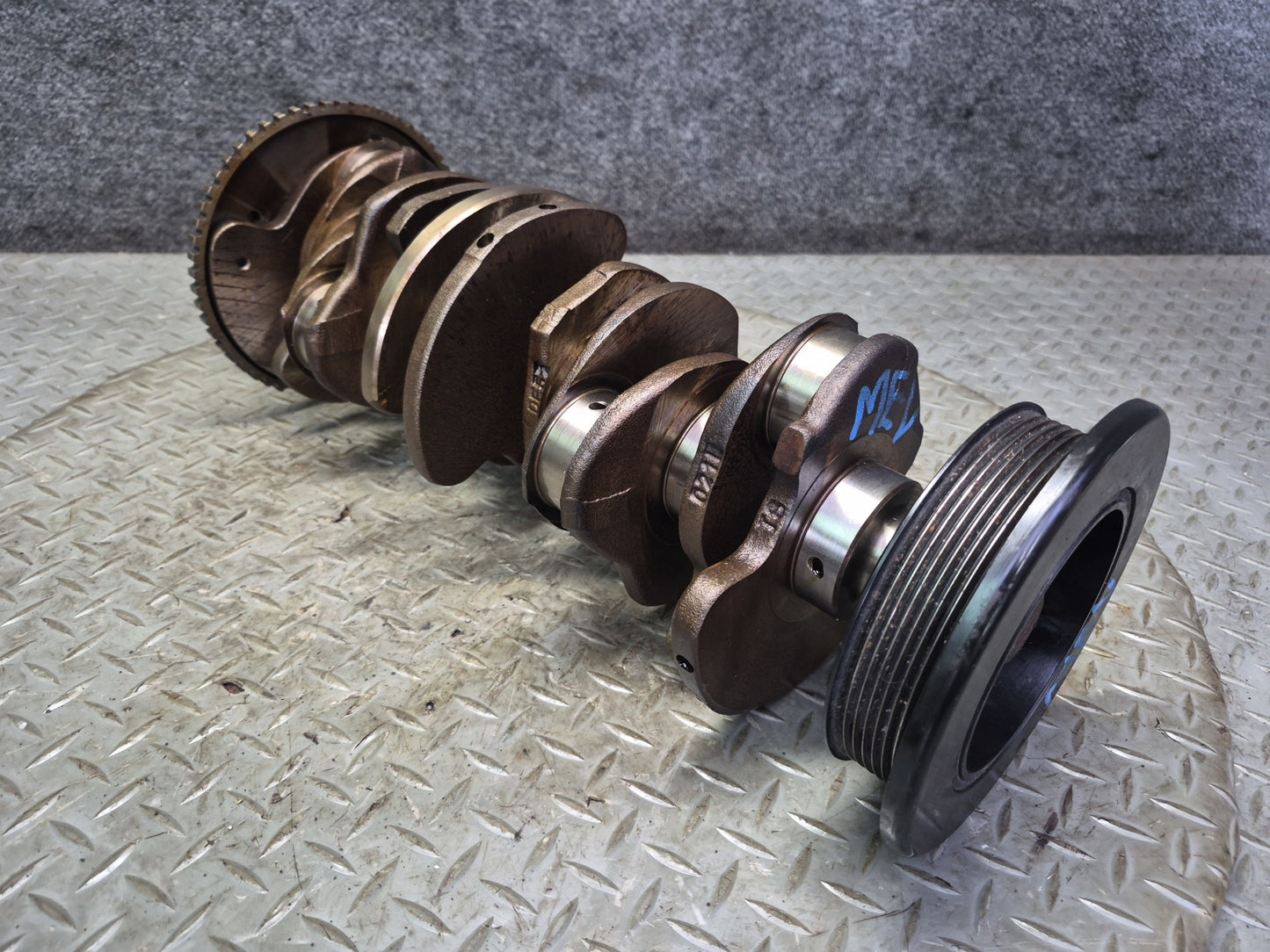 01-03 VW Eurovan T4 2.8L AXK VR6 Engine Crankshaft w Bearings & Pulley 108K OEM