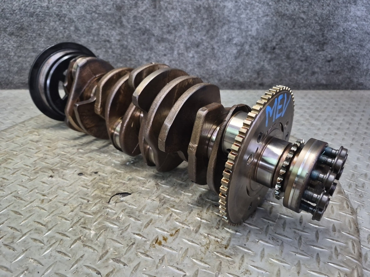 01-03 VW Eurovan T4 2.8L AXK VR6 Engine Crankshaft w Bearings & Pulley 108K OEM