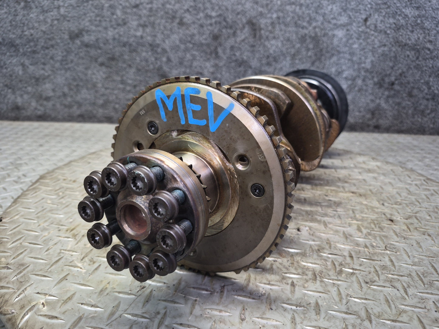 01-03 VW Eurovan T4 2.8L AXK VR6 Engine Crankshaft w Bearings & Pulley 108K OEM