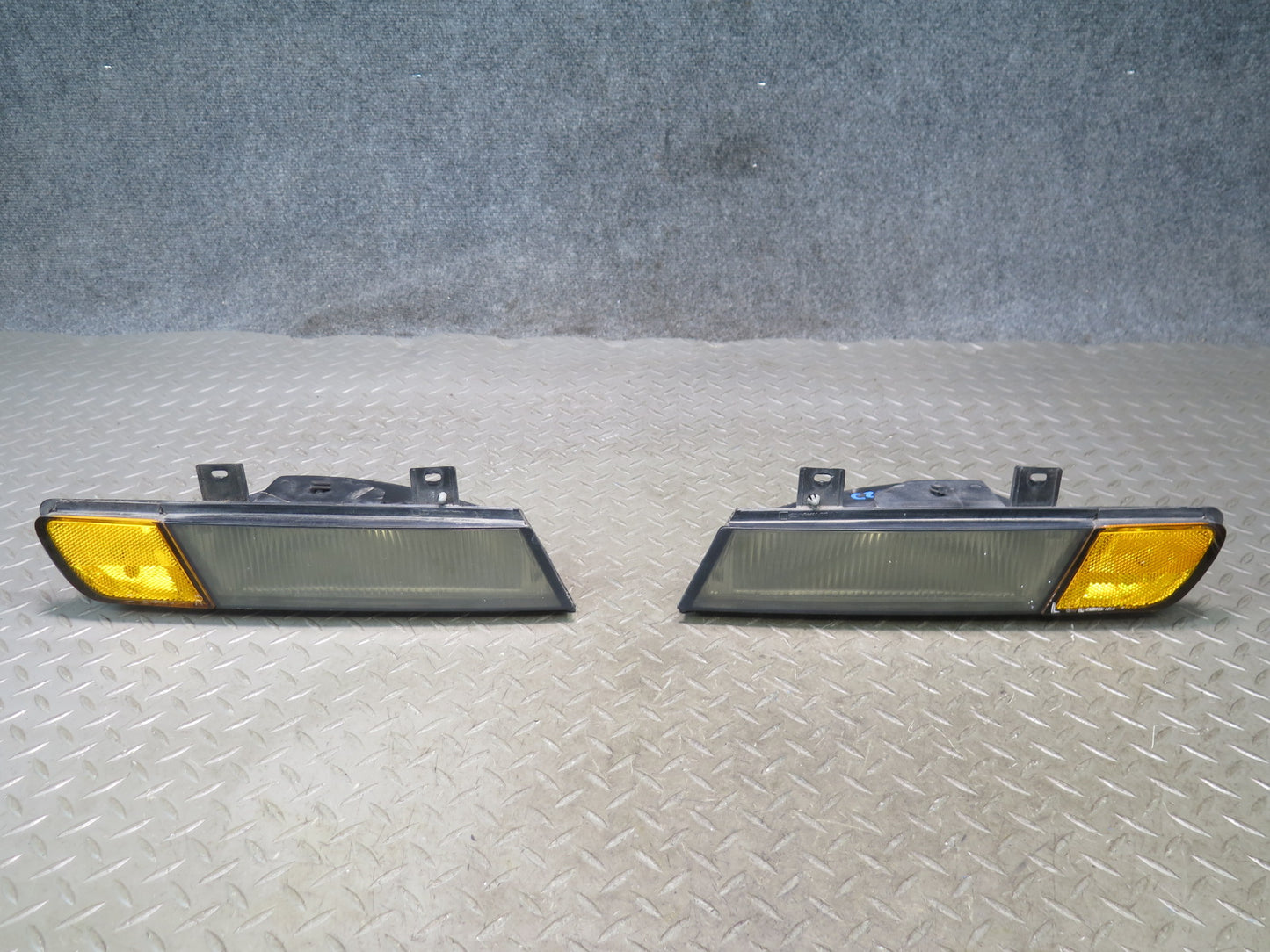 91-96 Chevrolet Corvette C4 Set of 2 Front Left & Right Side Marker Light OEM