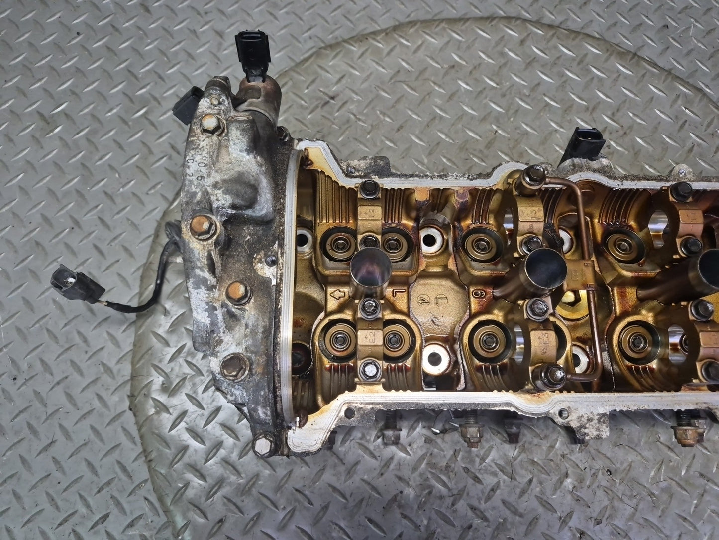 98-00 Lexus LS400 SC400 1UZFE 4.0L Left Engine Cylinder Head 115K Miles OEM
