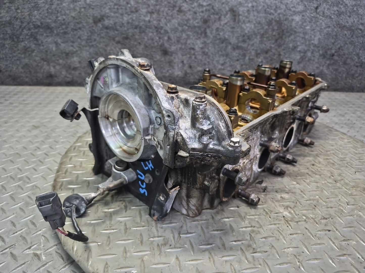 98-00 Lexus LS400 SC400 1UZFE 4.0L Left Engine Cylinder Head 115K Miles OEM
