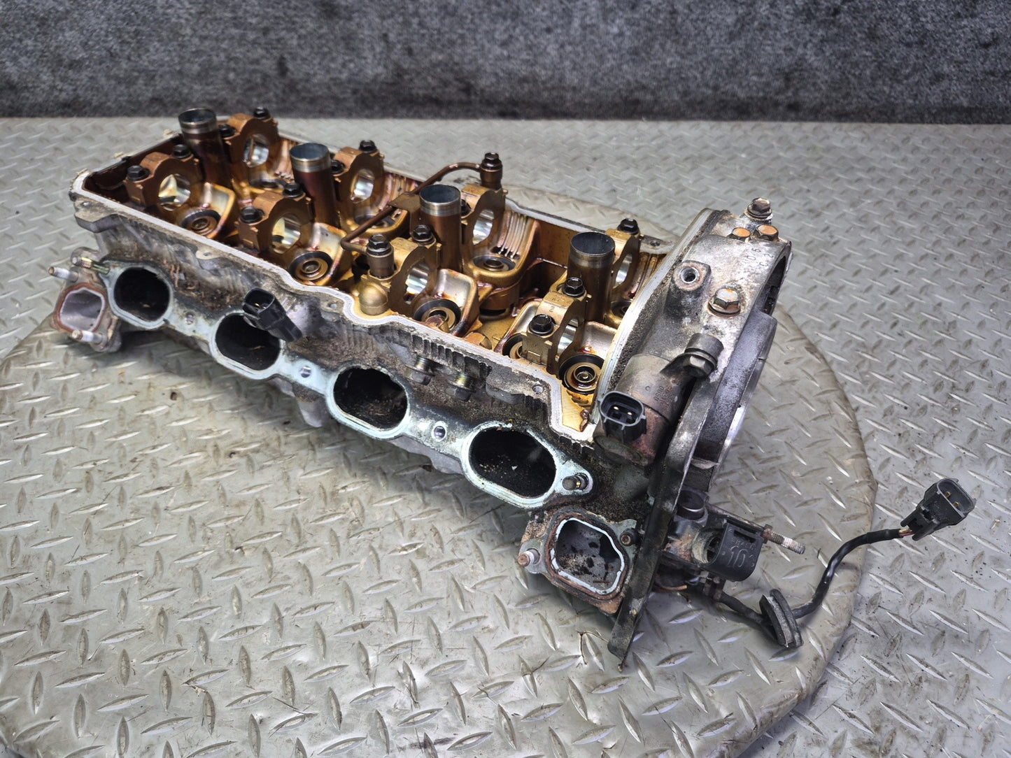 98-00 Lexus LS400 SC400 1UZFE 4.0L Left Engine Cylinder Head 115K Miles OEM