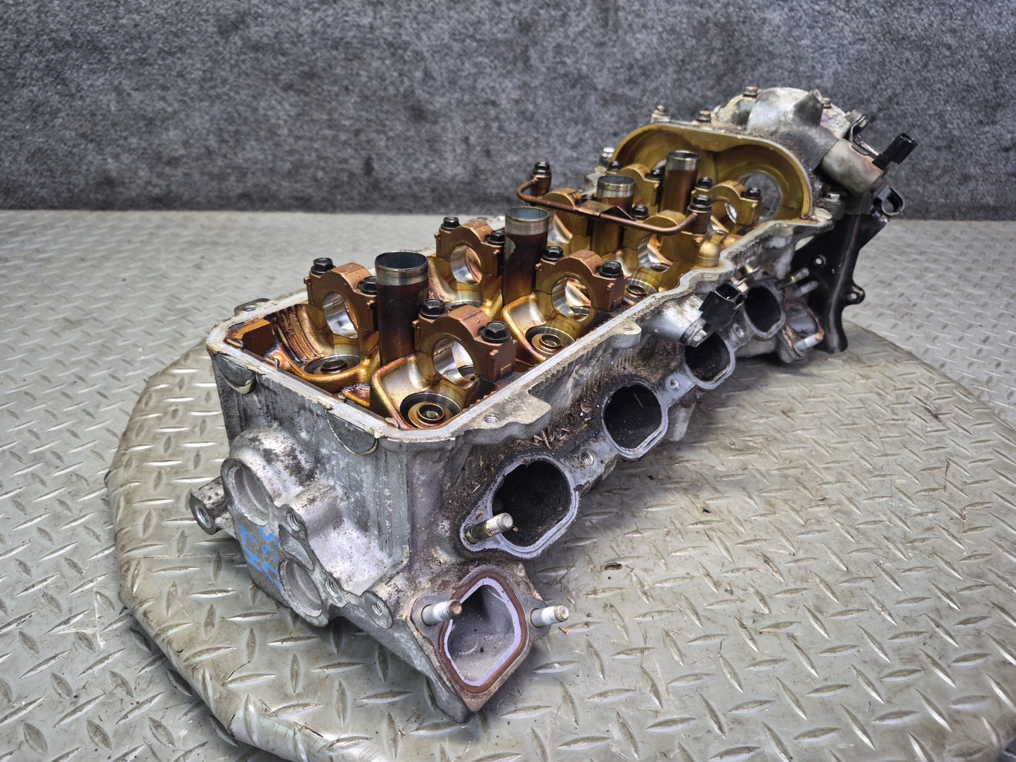 98-00 Lexus LS400 SC400 1UZFE 4.0L Left Engine Cylinder Head 115K Miles OEM