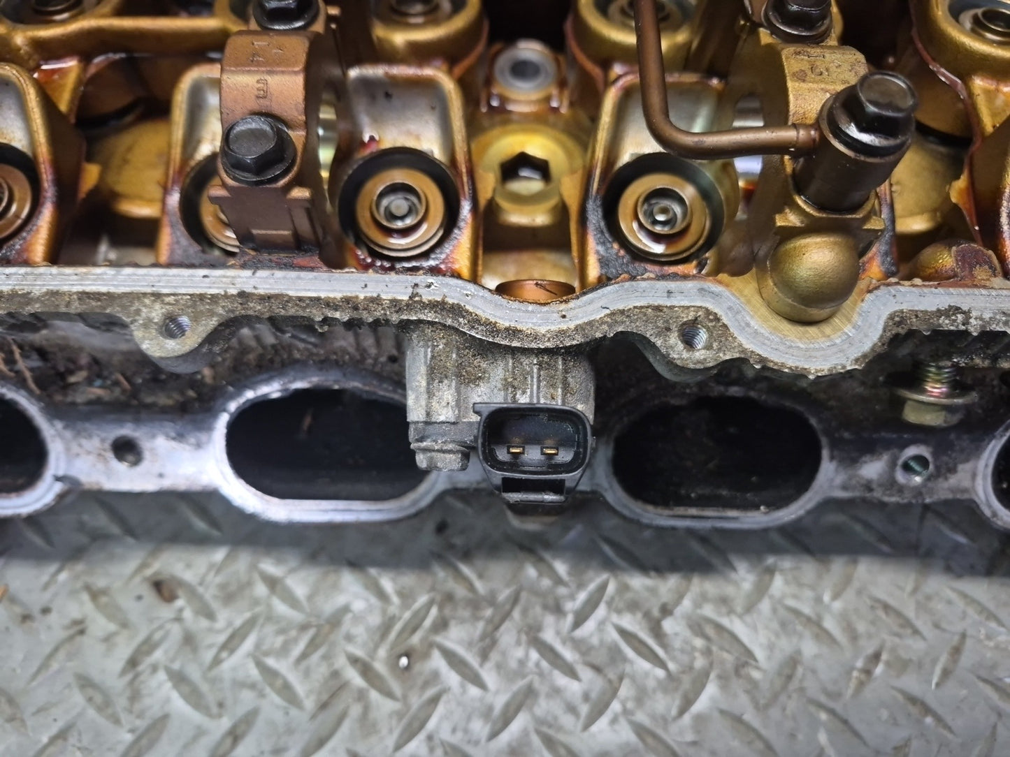 98-00 Lexus LS400 SC400 1UZFE 4.0L Left Engine Cylinder Head 115K Miles OEM