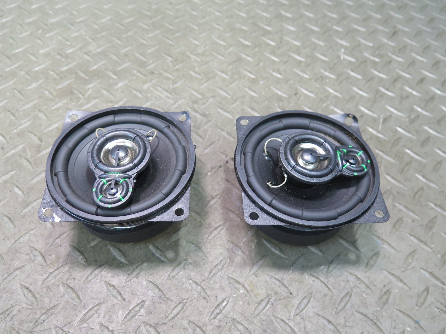 Set of 2 Lanzar VX430 4" 3-WAY Speaker