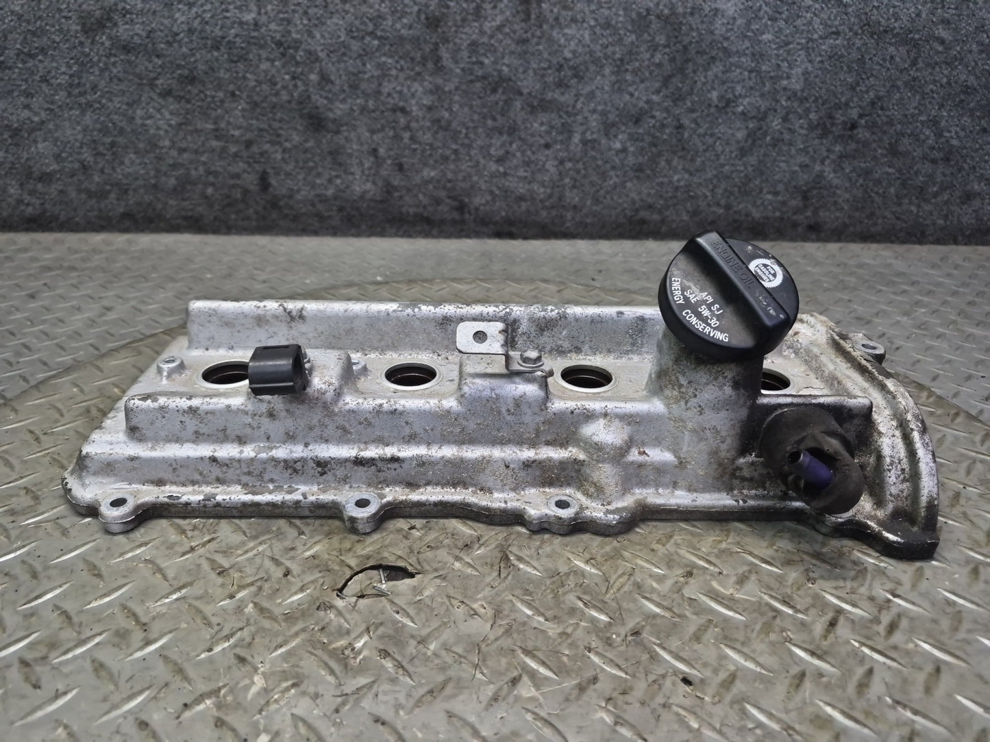 98-00 Lexus LS400 SC400 1UZFE 4.0L Left Engine Cylinder Cover w Bolts OEM