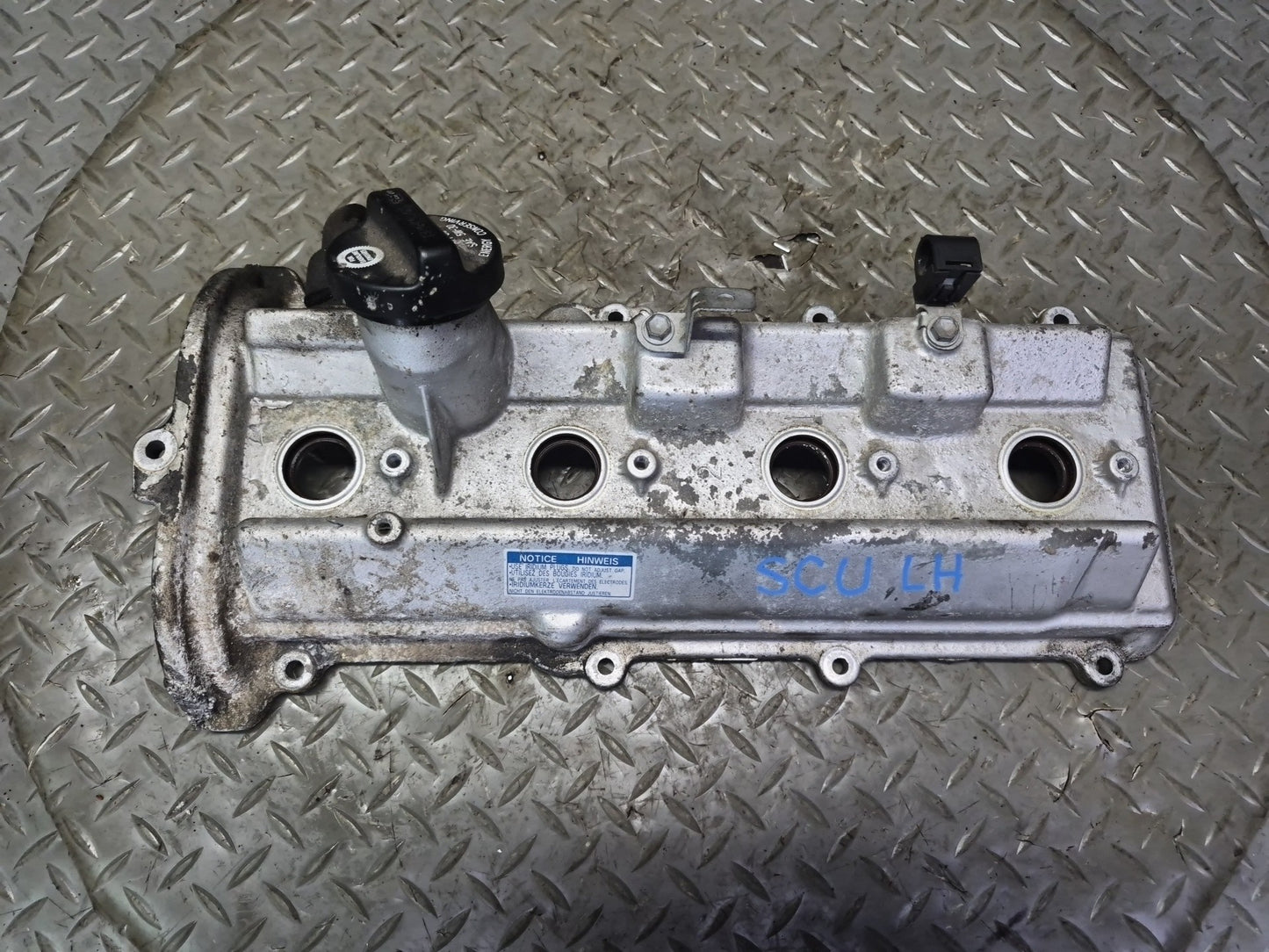 98-00 Lexus LS400 SC400 1UZFE 4.0L Left Engine Cylinder Cover w Bolts OEM