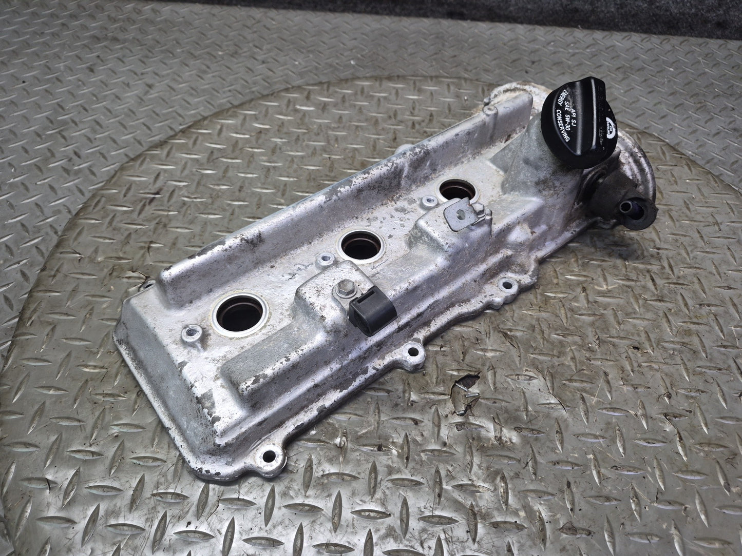 98-00 Lexus LS400 SC400 1UZFE 4.0L Left Engine Cylinder Cover w Bolts OEM