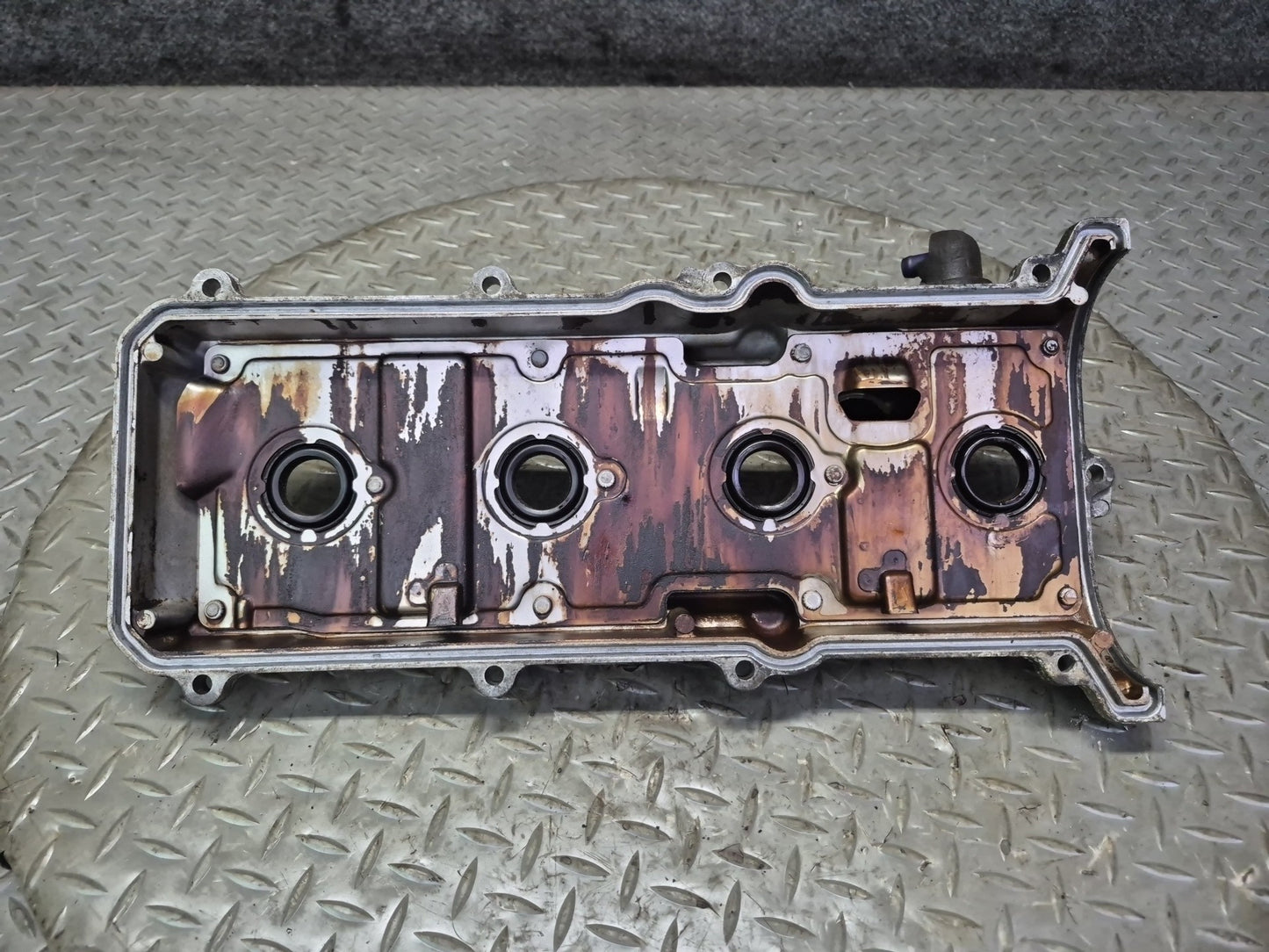 98-00 Lexus LS400 SC400 1UZFE 4.0L Left Engine Cylinder Cover w Bolts OEM