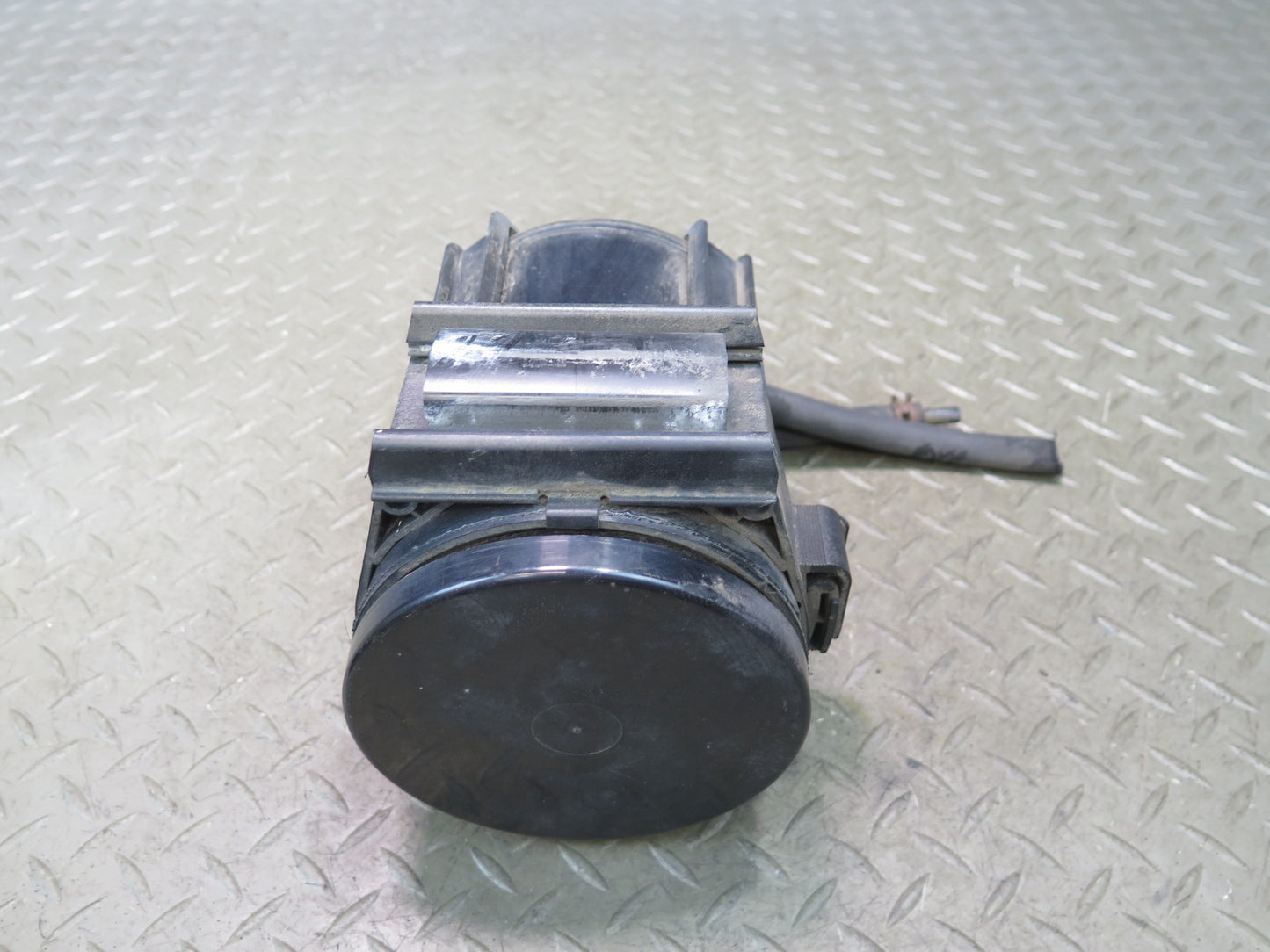 92-93 Chevrolet Corvette C4 Fuel Evap Vapor Charcoal Canister OEM