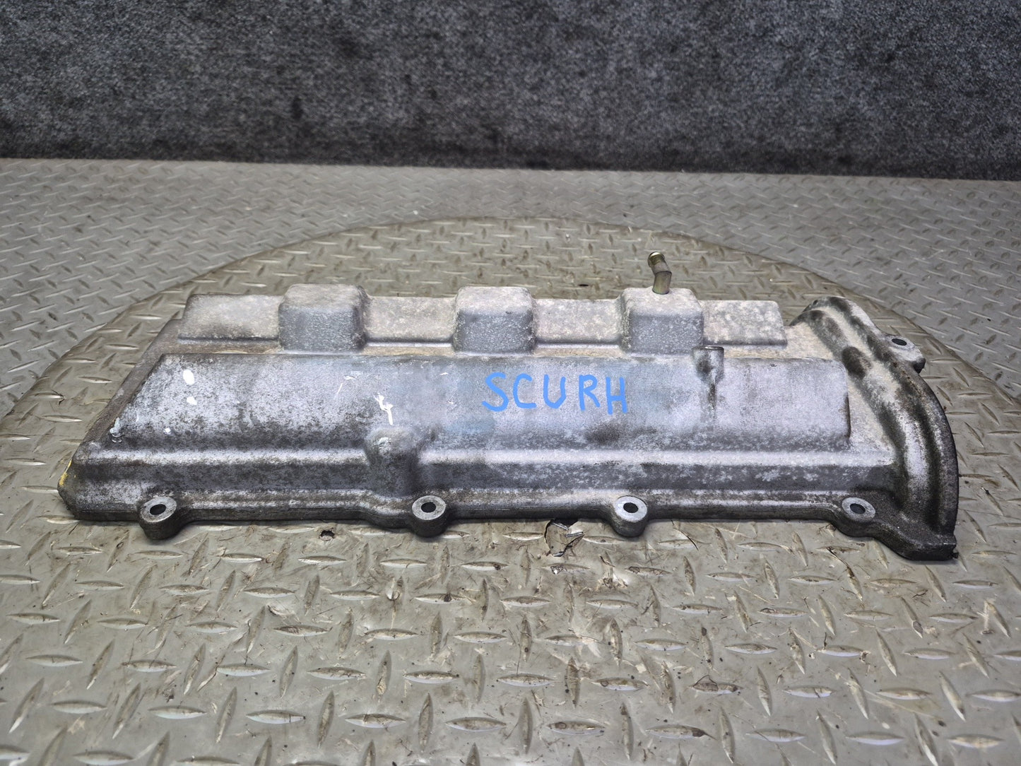 98-00 Lexus LS400 SC400 1UZFE 4.0L Right Engine Cylinder Cover w Bolts OEM