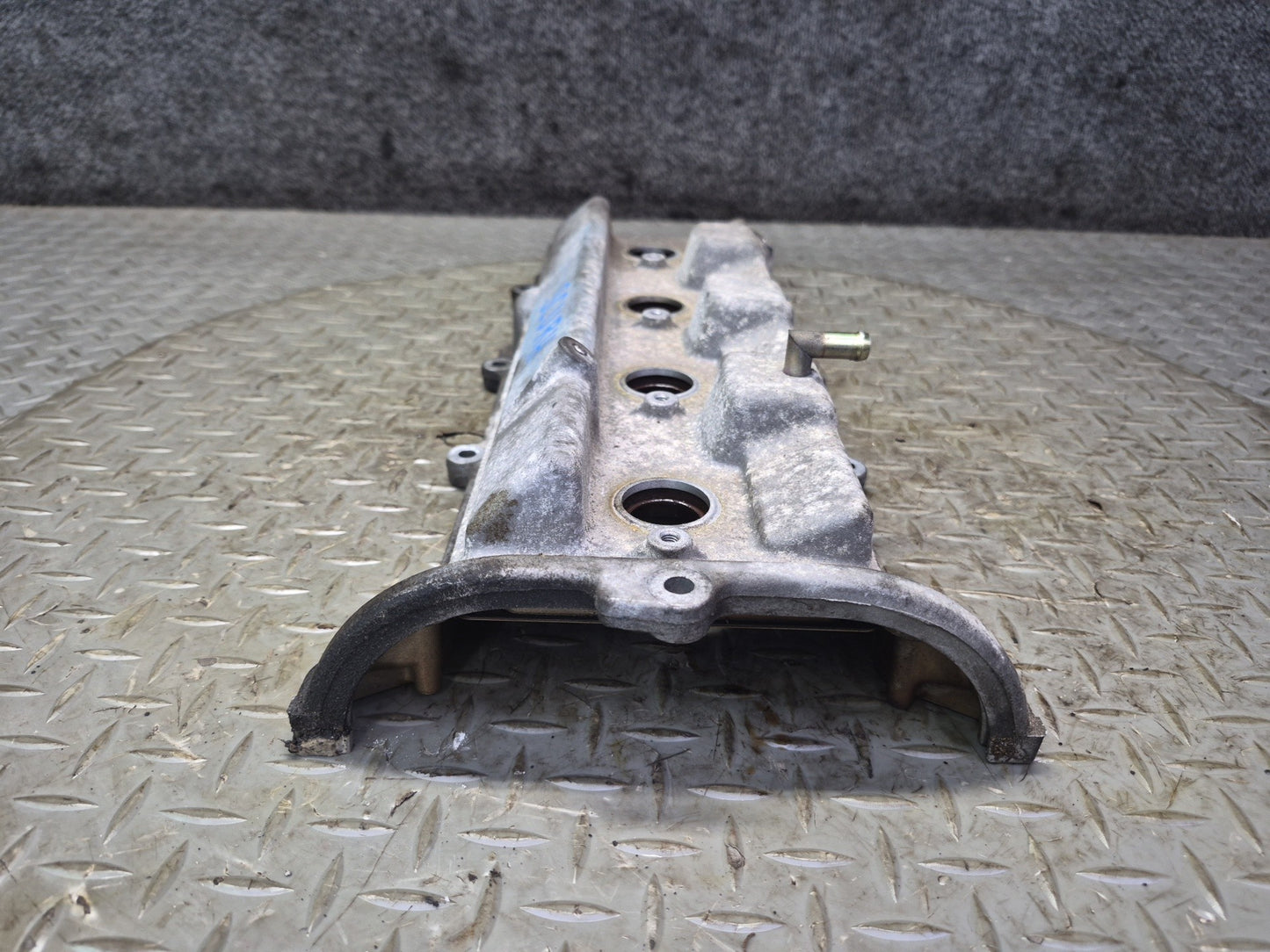 98-00 Lexus LS400 SC400 1UZFE 4.0L Right Engine Cylinder Cover w Bolts OEM