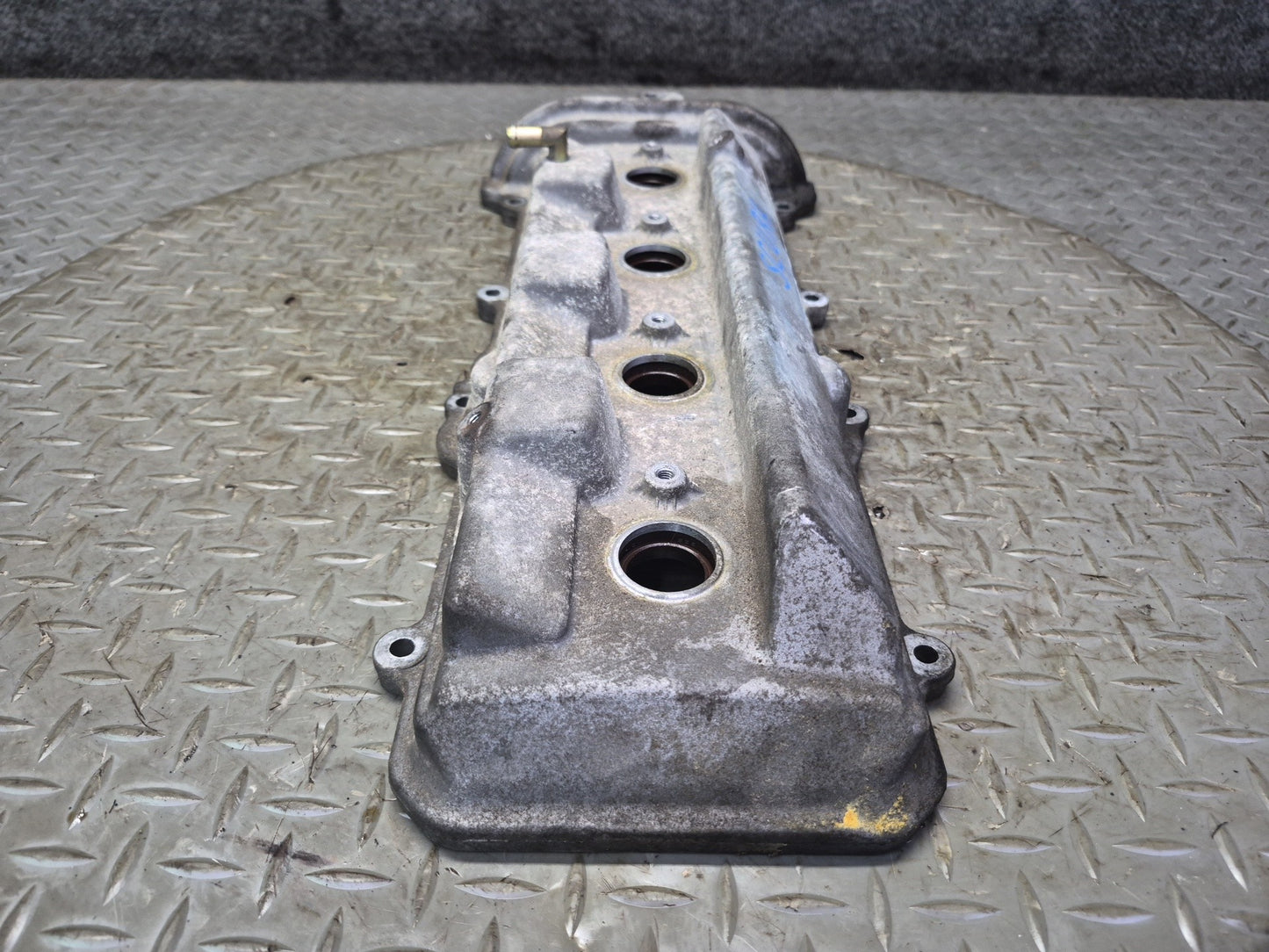 98-00 Lexus LS400 SC400 1UZFE 4.0L Right Engine Cylinder Cover w Bolts OEM