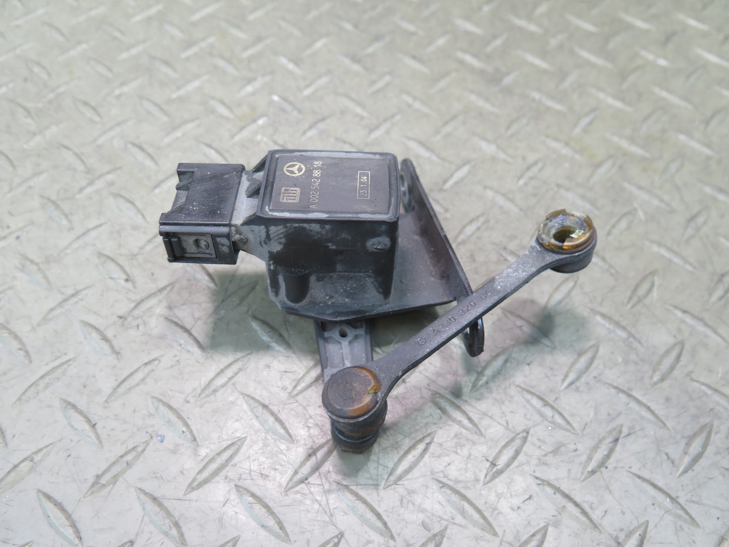 03-12 Mercedes R230 Sl-class Front Right Suspension Height Level Sensor OEM