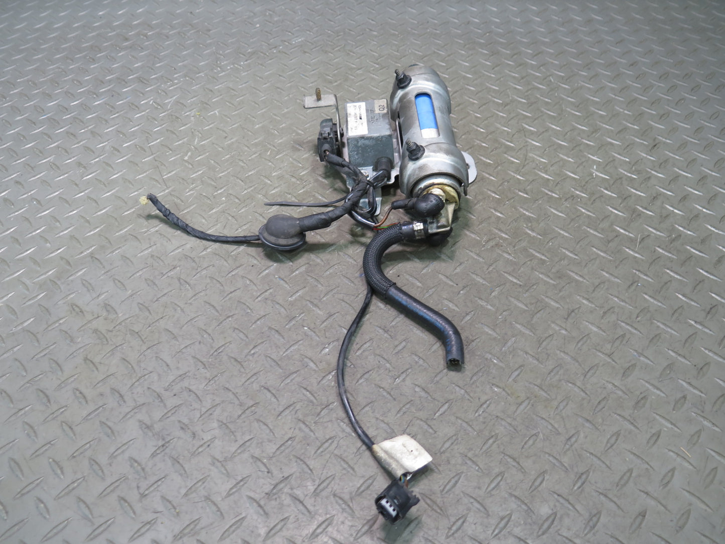 03-08 Mercedes R230 SL55 AMG Fuel Pump w Control Module 2305452732 OEM