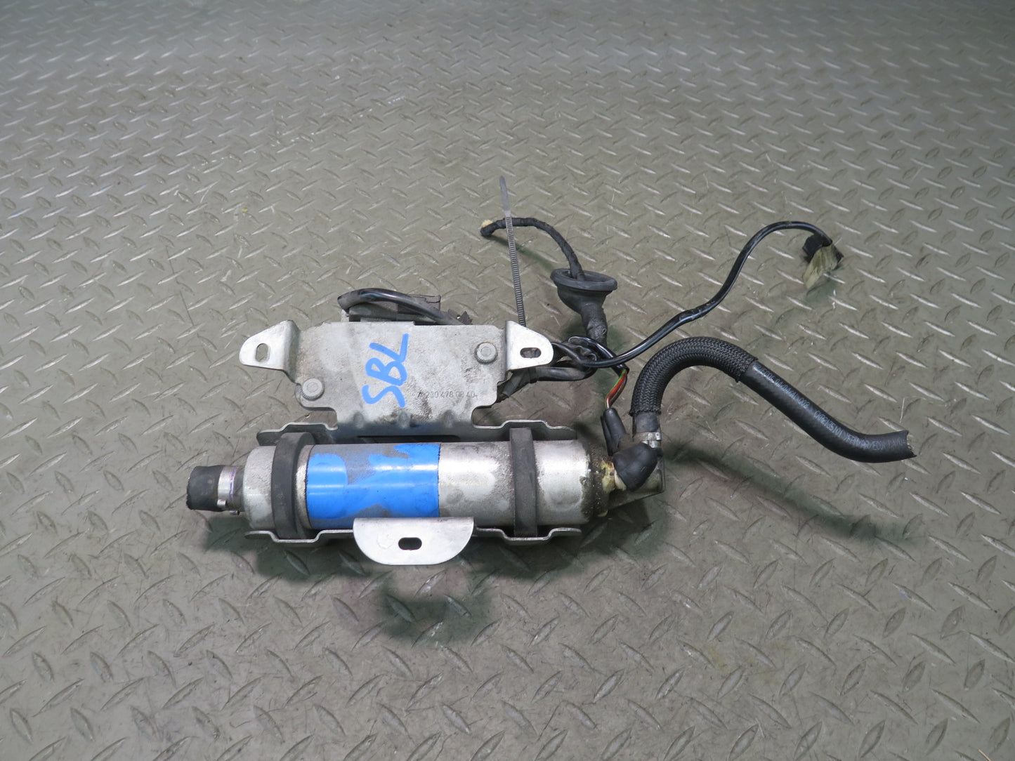 03-08 Mercedes R230 SL55 AMG Fuel Pump w Control Module 2305452732 OEM