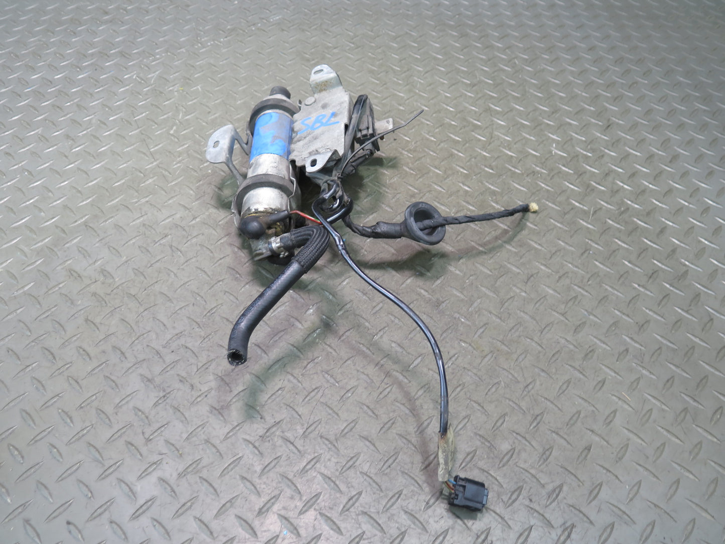 03-08 Mercedes R230 SL55 AMG Fuel Pump w Control Module 2305452732 OEM