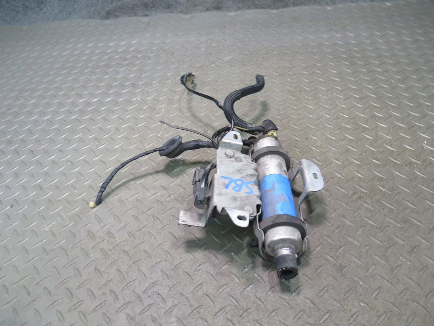 03-08 Mercedes R230 SL55 AMG Fuel Pump w Control Module 2305452732 OEM