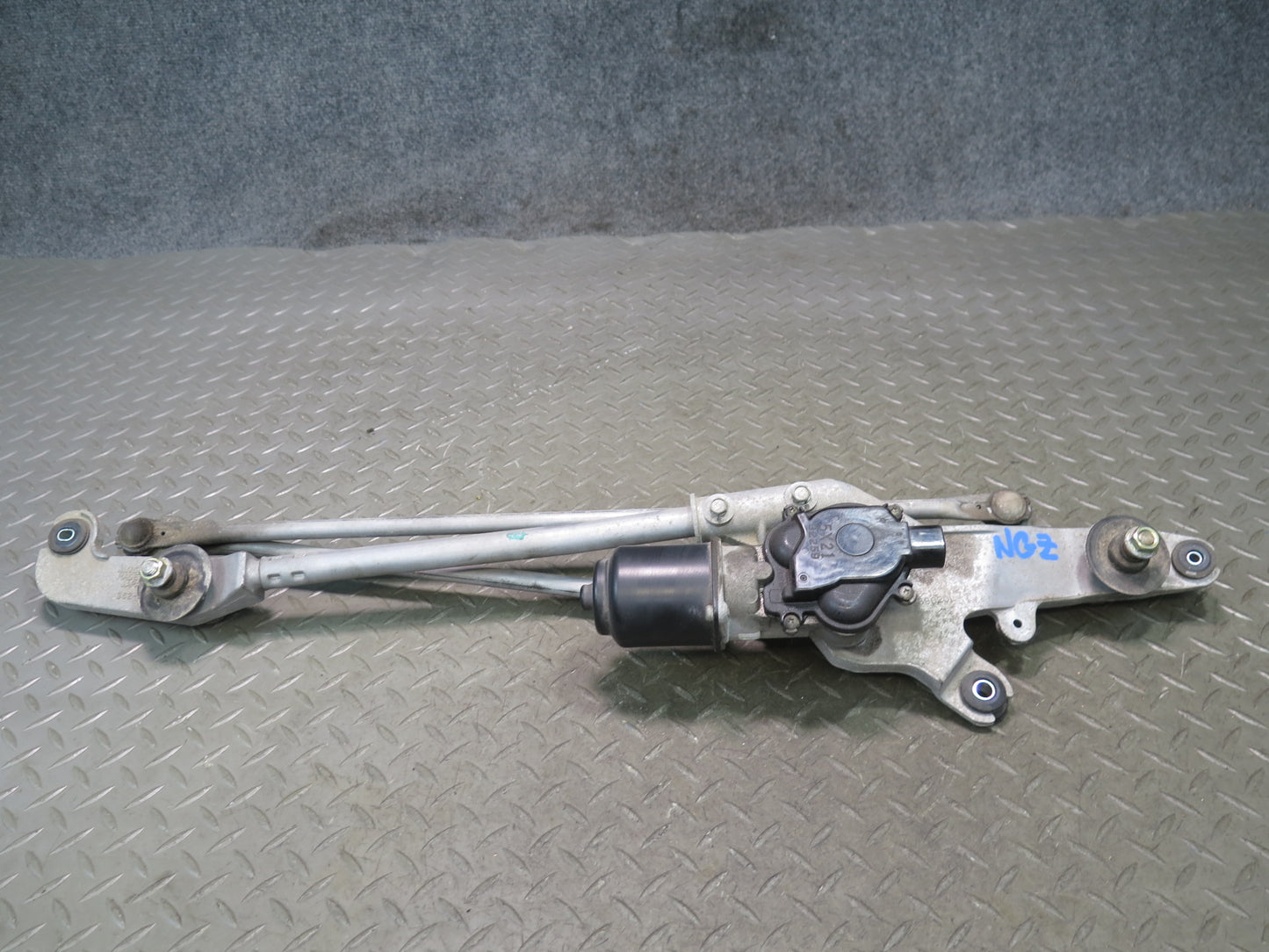 06-09 Nissan 350Z Z33 Convert Windshield Wiper Transmission Linkage & Motor OEM