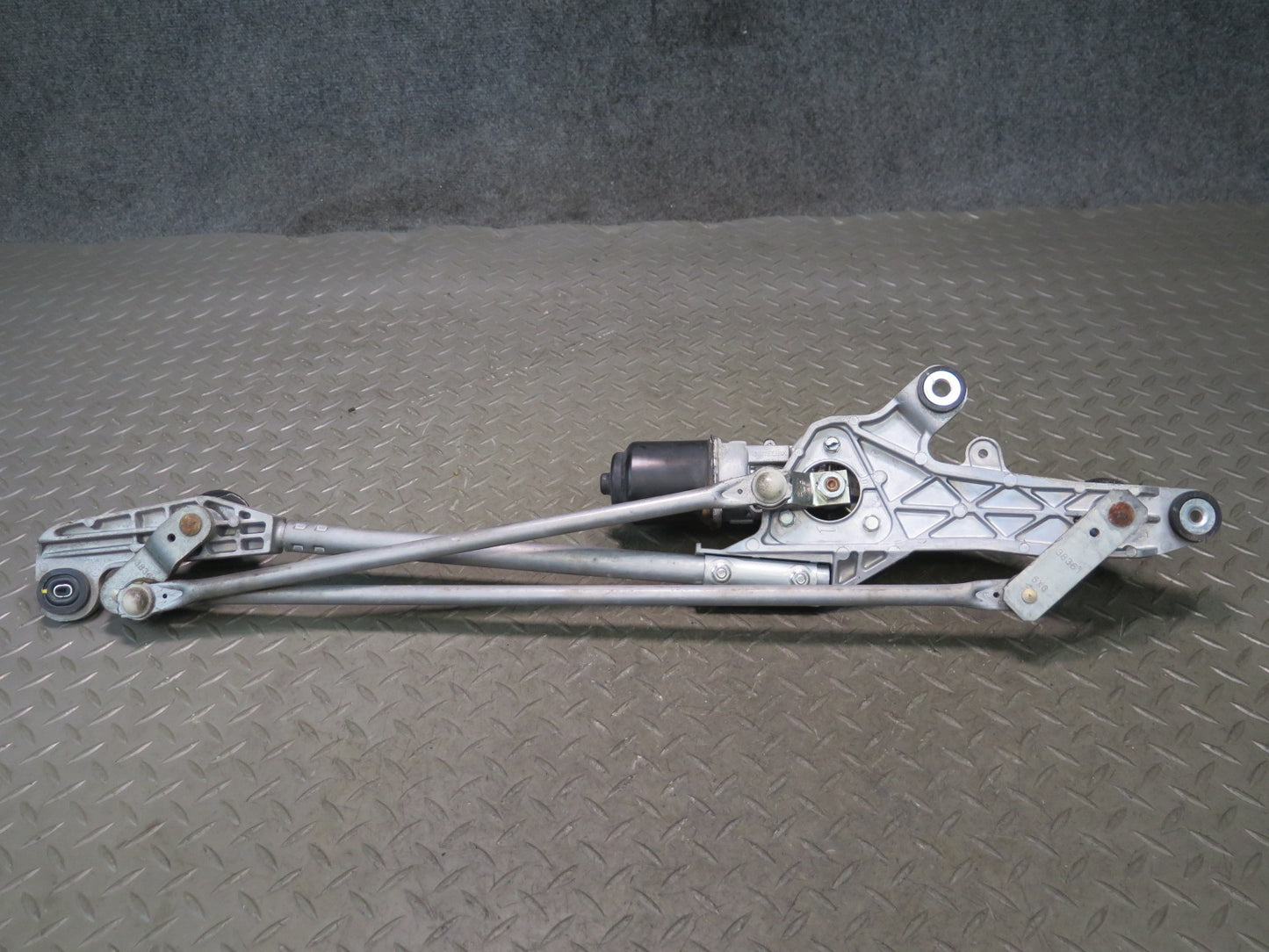 06-09 Nissan 350Z Z33 Convert Windshield Wiper Transmission Linkage & Motor OEM