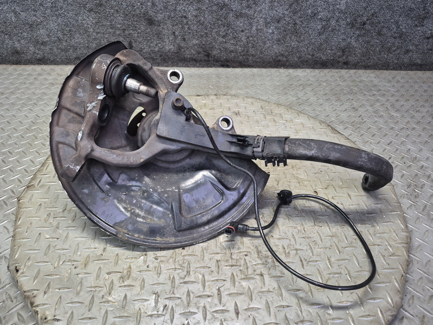 03-06 Mercedes R230 SL55 AMG Front Left Spindle Knuckle Wheel Hub Bearing OEM