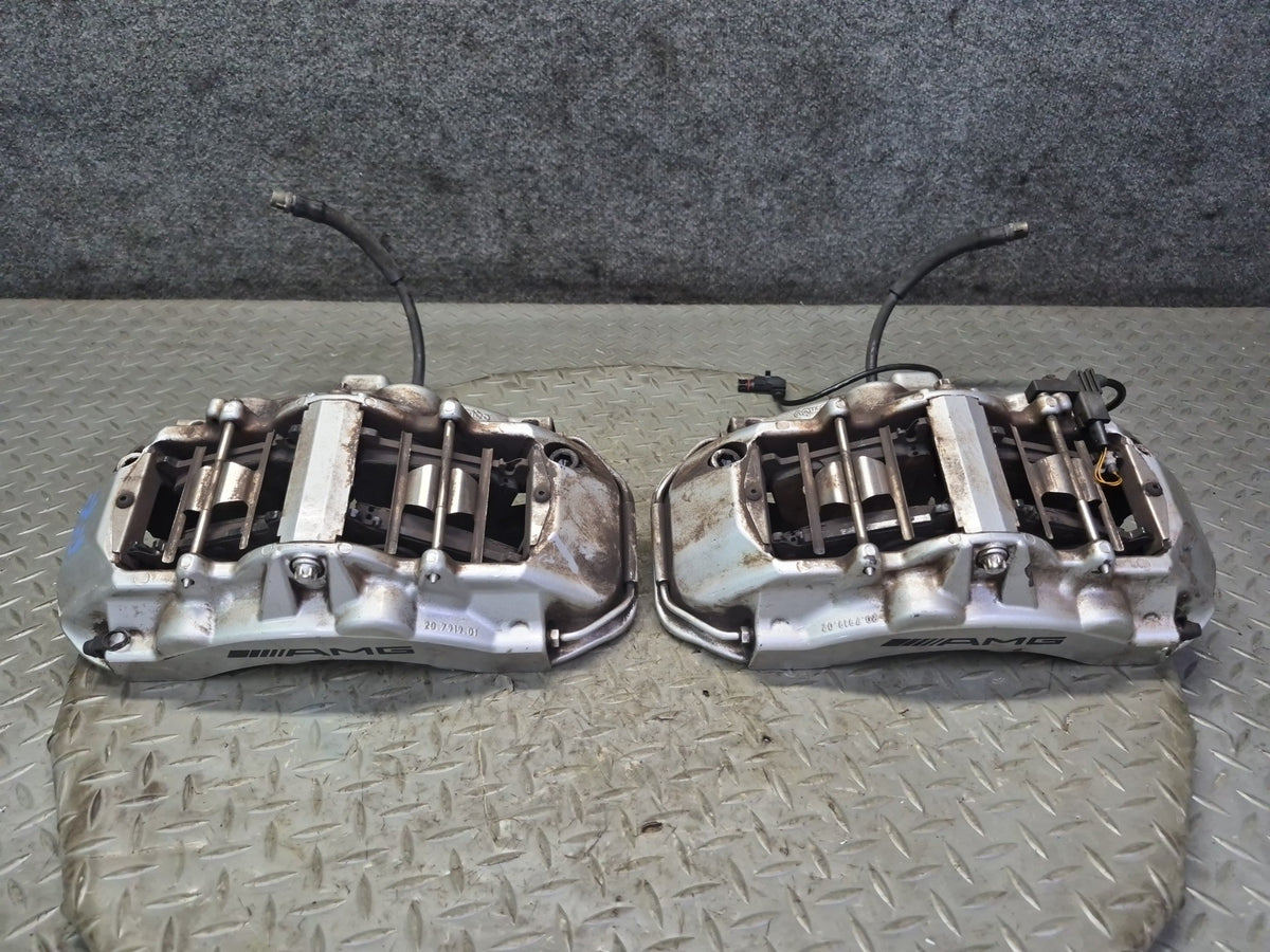 03-06 Mercedes R230 SL55 AMG Brembo Front Left Right Side Brake Caliper Set OEM