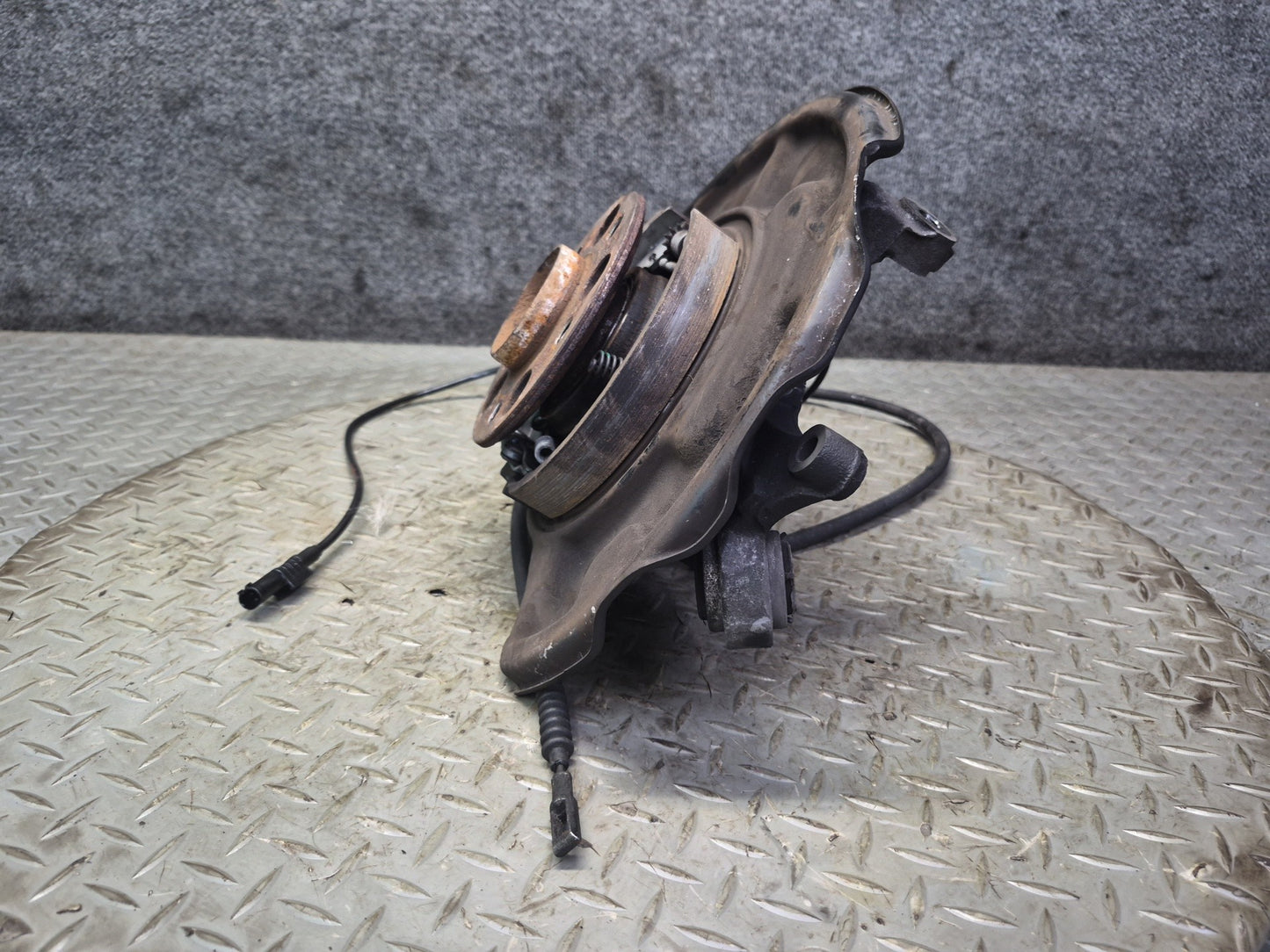 03-08 Mercedes R230 SL55 AMG Rear Left Spindle Knuckle Wheel Hub Bearing OEM