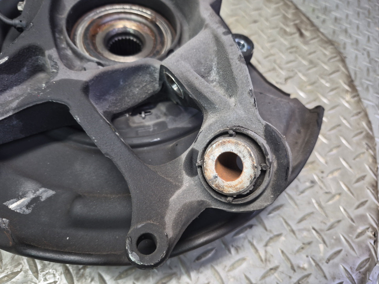 03-08 Mercedes R230 SL55 AMG Rear Left Spindle Knuckle Wheel Hub Bearing OEM
