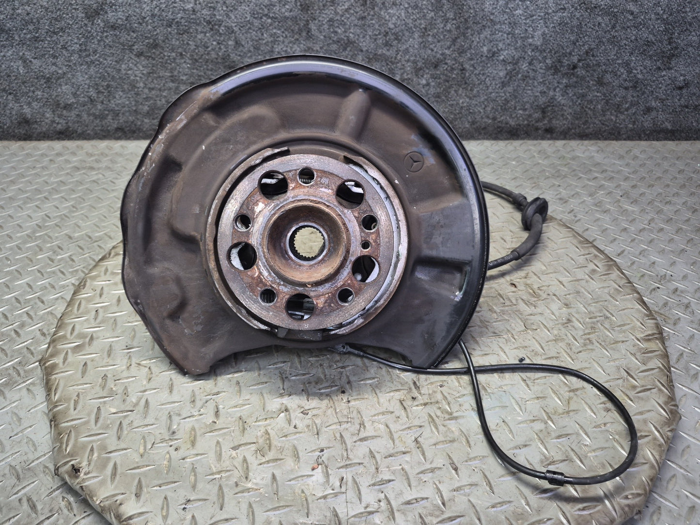03-08 Mercedes R230 SL55 AMG Rear Right Spindle Knuckle Wheel Hub Bearing OEM