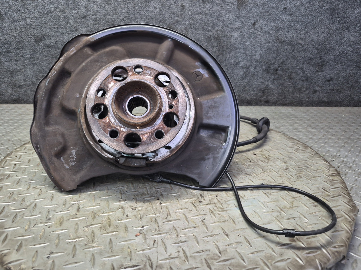 03-08 Mercedes R230 SL55 AMG Rear Right Spindle Knuckle Wheel Hub Bearing OEM