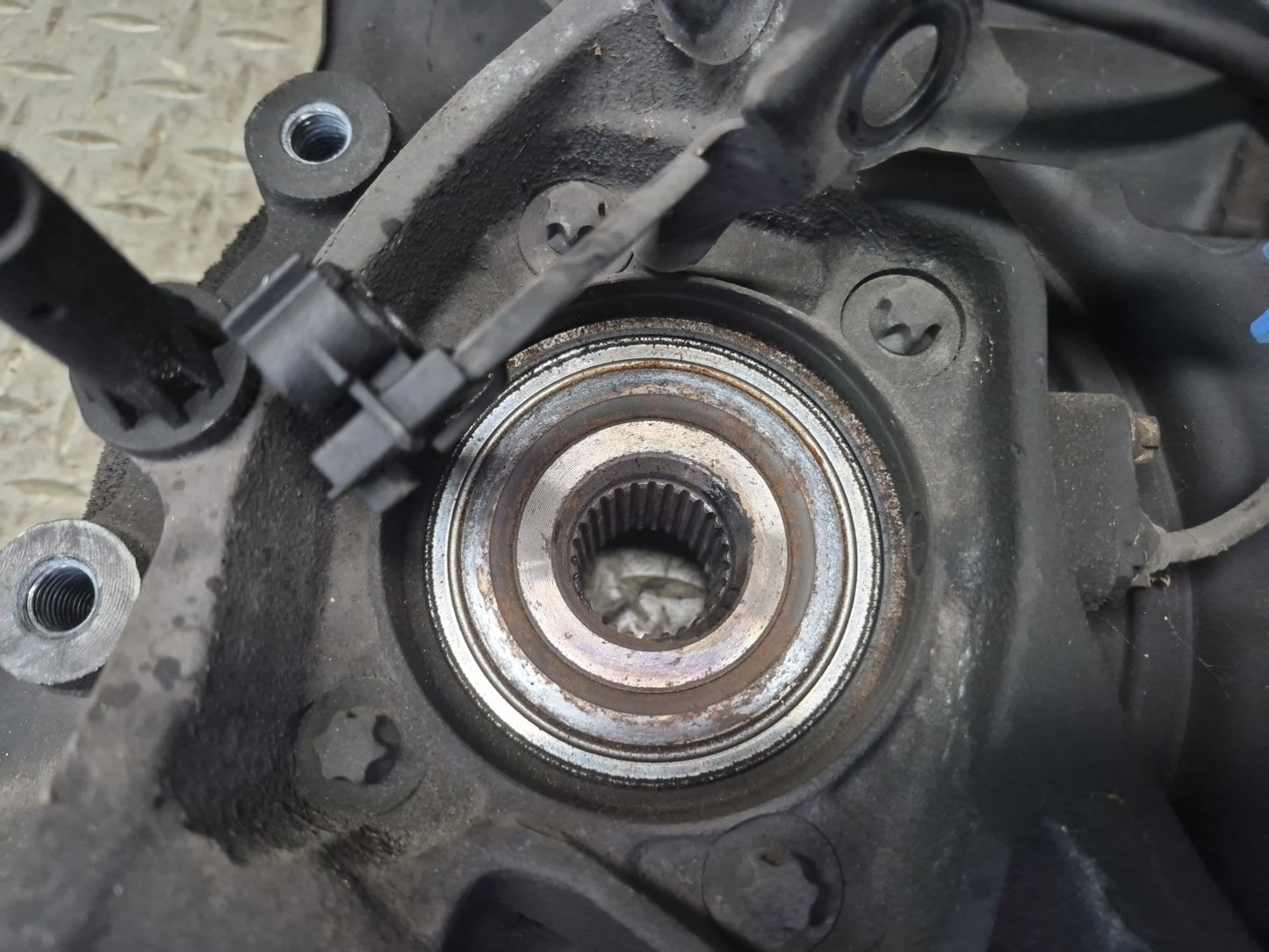 03-08 Mercedes R230 SL55 AMG Rear Right Spindle Knuckle Wheel Hub Bearing OEM