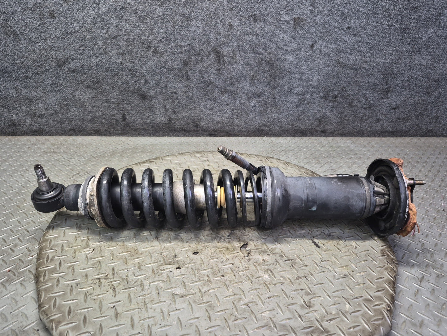 03-06 Mercedes R230 SL55 AMG Front Left Right ABC Hydraulic Shock Strut Set OEM