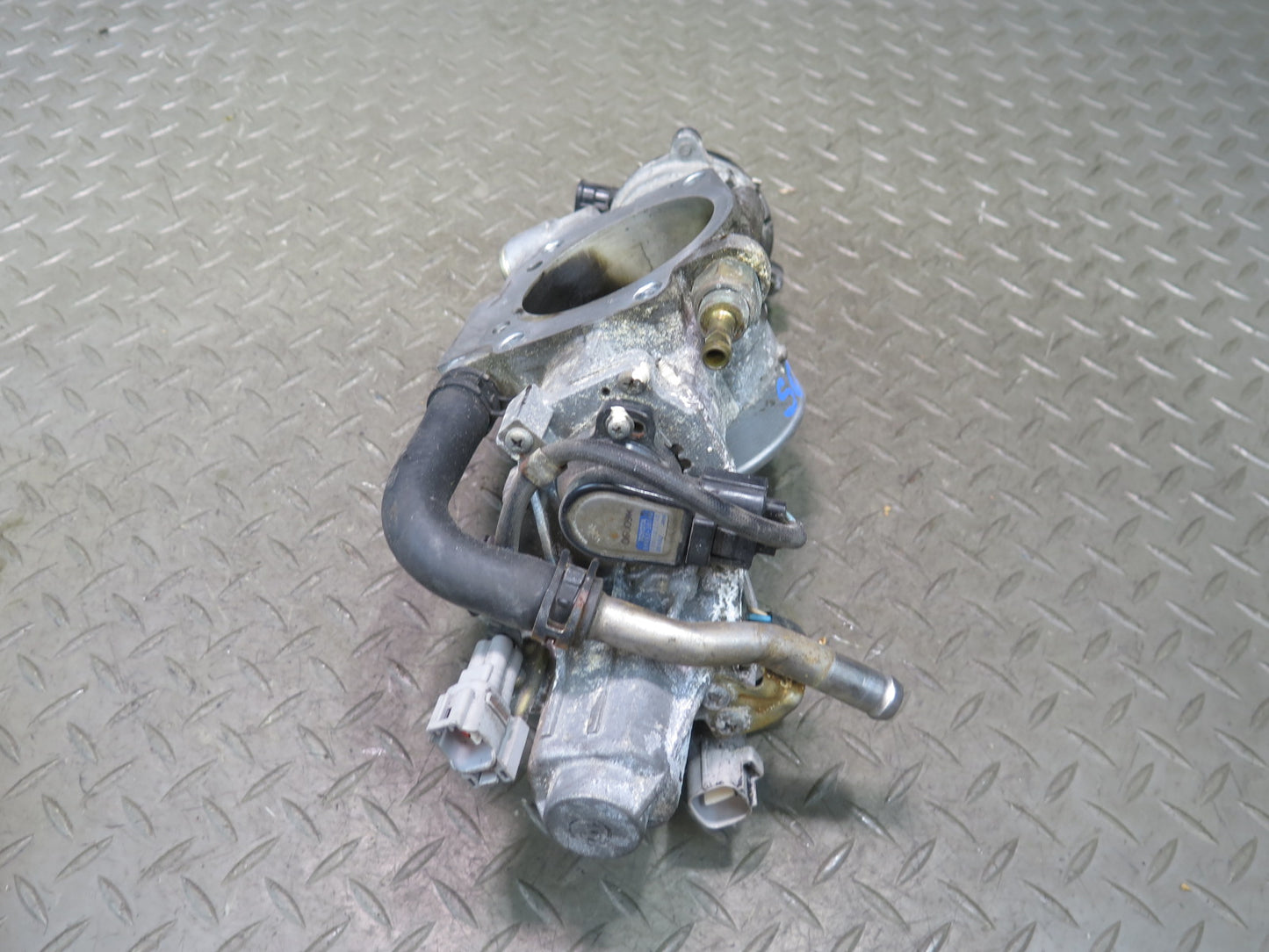 98-00 Lexus LS400 SC400 UZZ30 1UZFE Engine Motor Throttle Body w Sensor 115K OEM