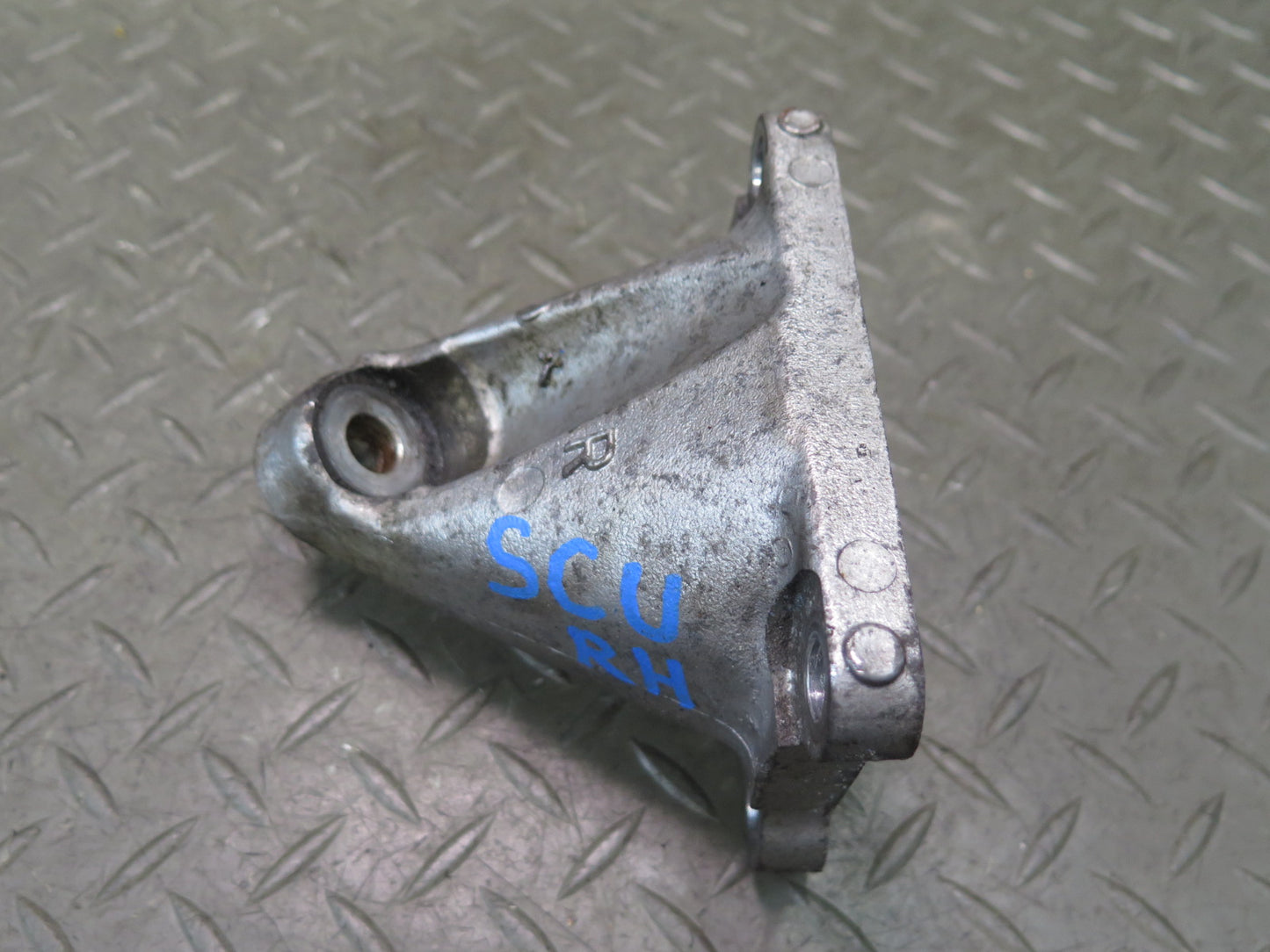 98-00 Lexus UZZ30L SC400 Set of 2 Engine Motor Left & Right Mount OEM
