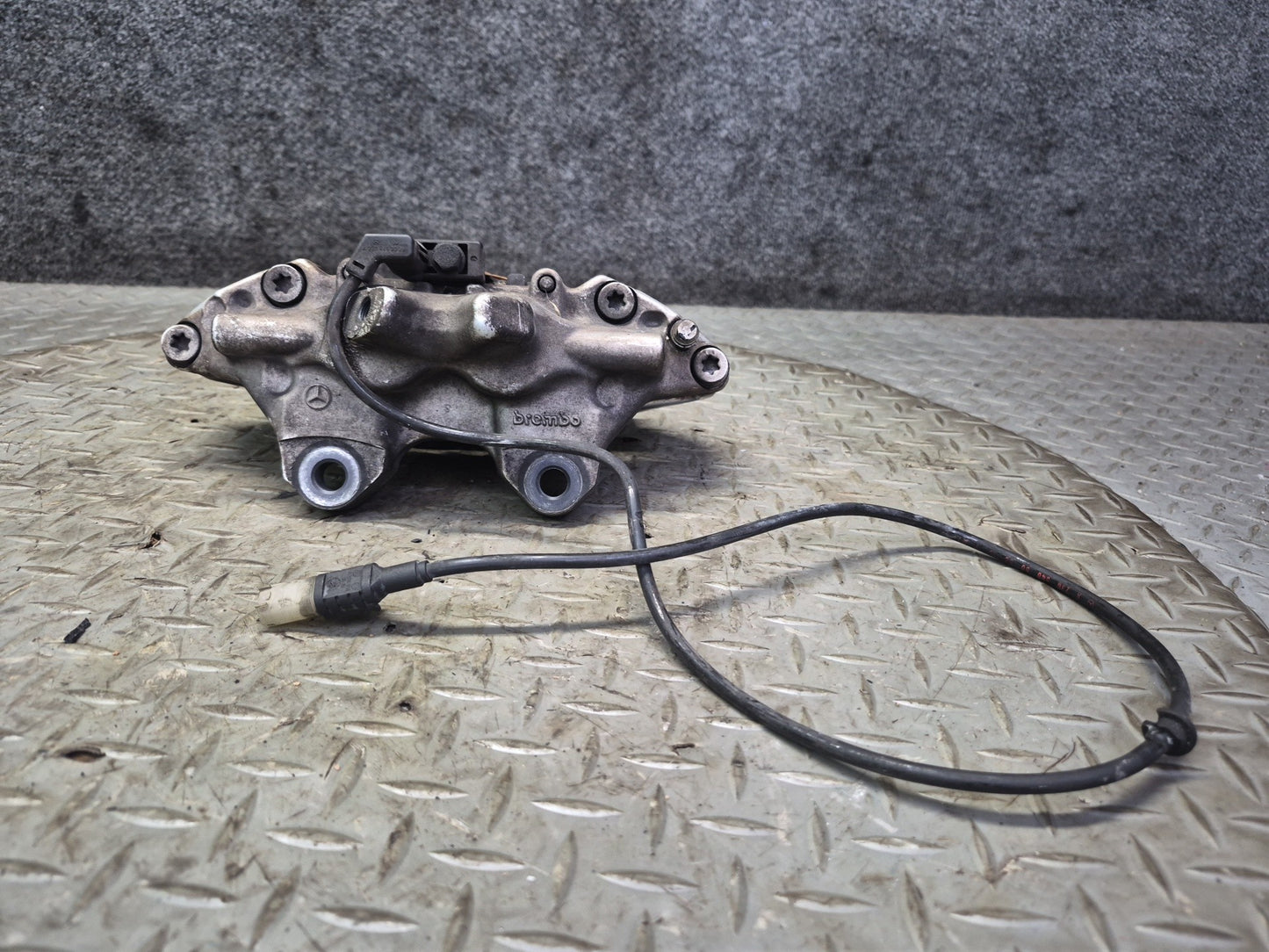 03-06 Mercedes R230 SL55 AMG Brembo Rear Left Right Brake Caliper Set OEM