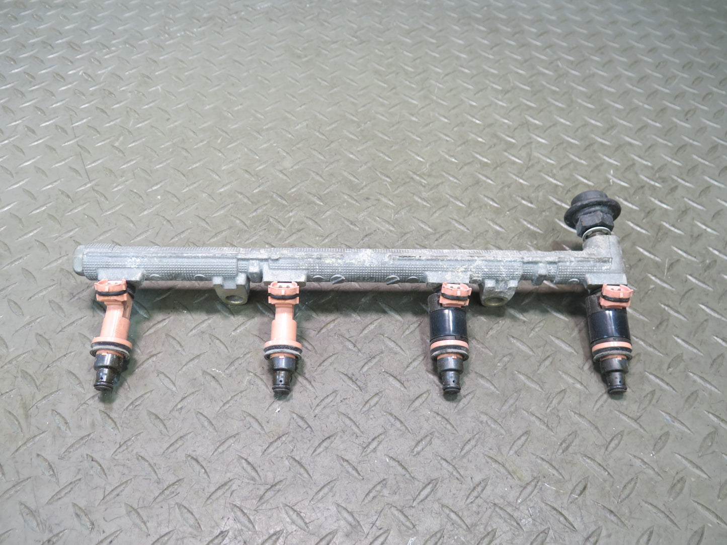 98-00 Lexus UZZ30L SC400 1UZFE Fuel Rail w Injector Set Assembly OEM