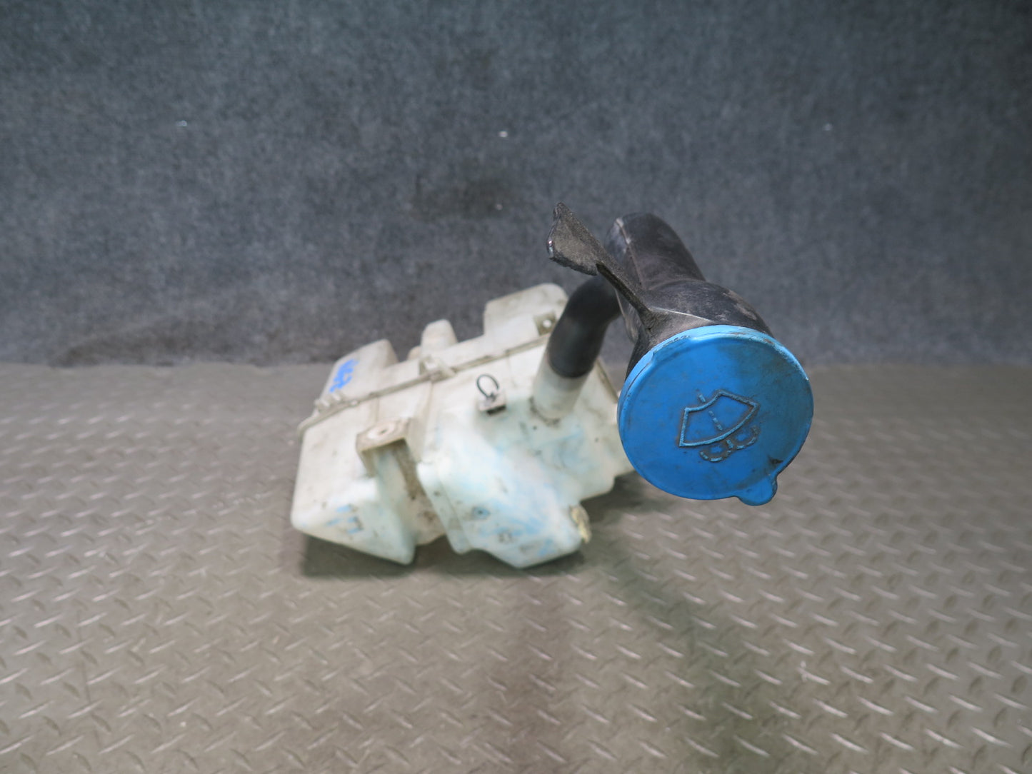 03-06 Nissan Z33 350Z Windshield Wiper Washer Fluid Reservoir w Neck & Pump OEM