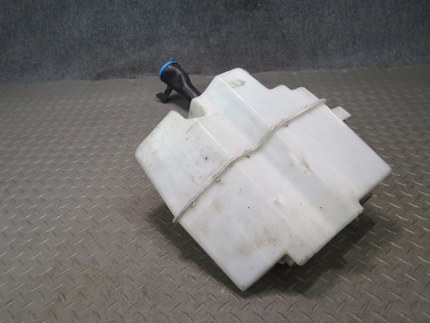 03-06 Nissan Z33 350Z Windshield Wiper Washer Fluid Reservoir w Neck & Pump OEM
