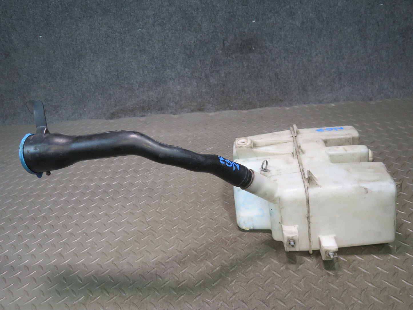 03-06 Nissan Z33 350Z Windshield Wiper Washer Fluid Reservoir w Neck & Pump OEM